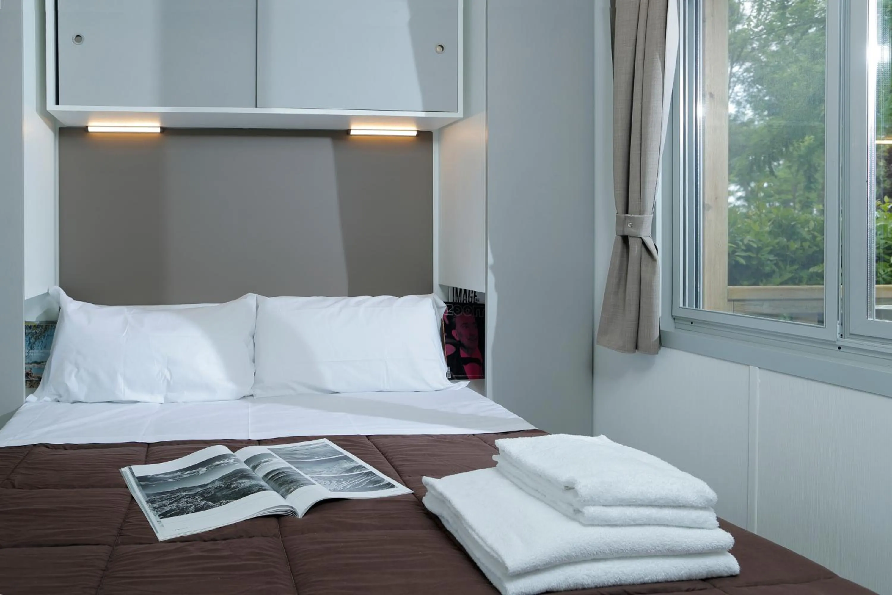 Bed in hu Park Albatros village