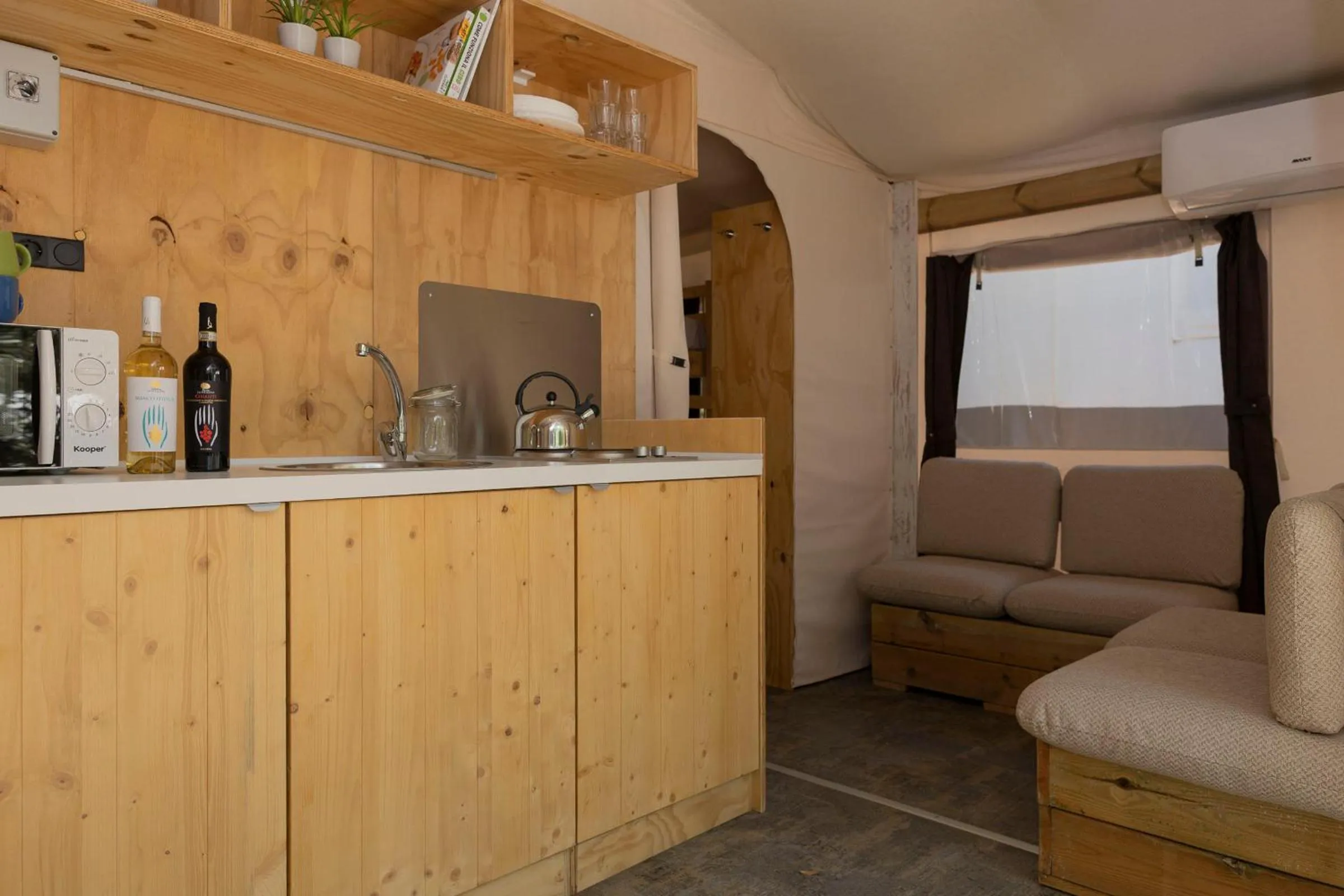 hu Park Albatros village