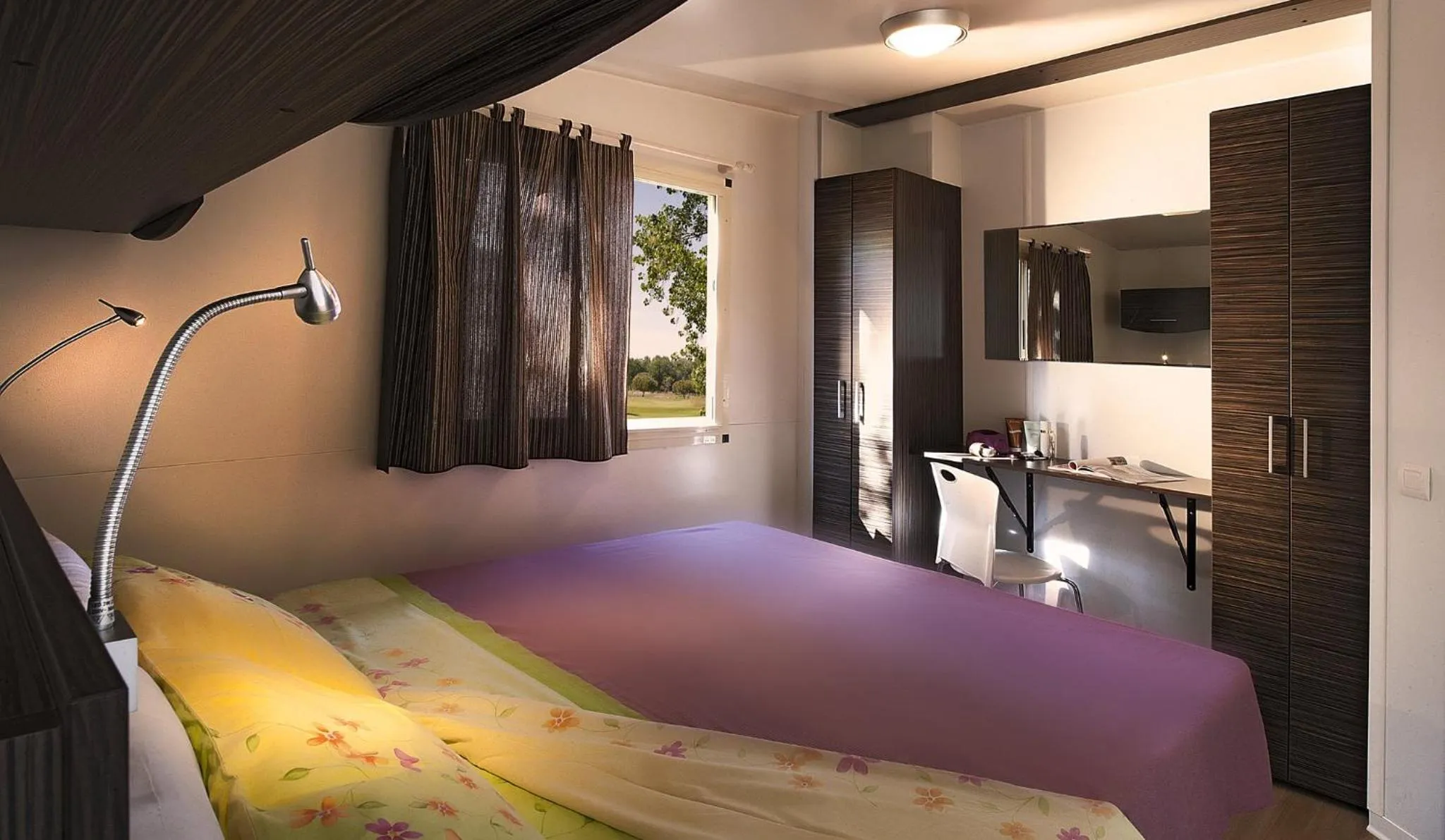 Bed in hu Park Albatros village