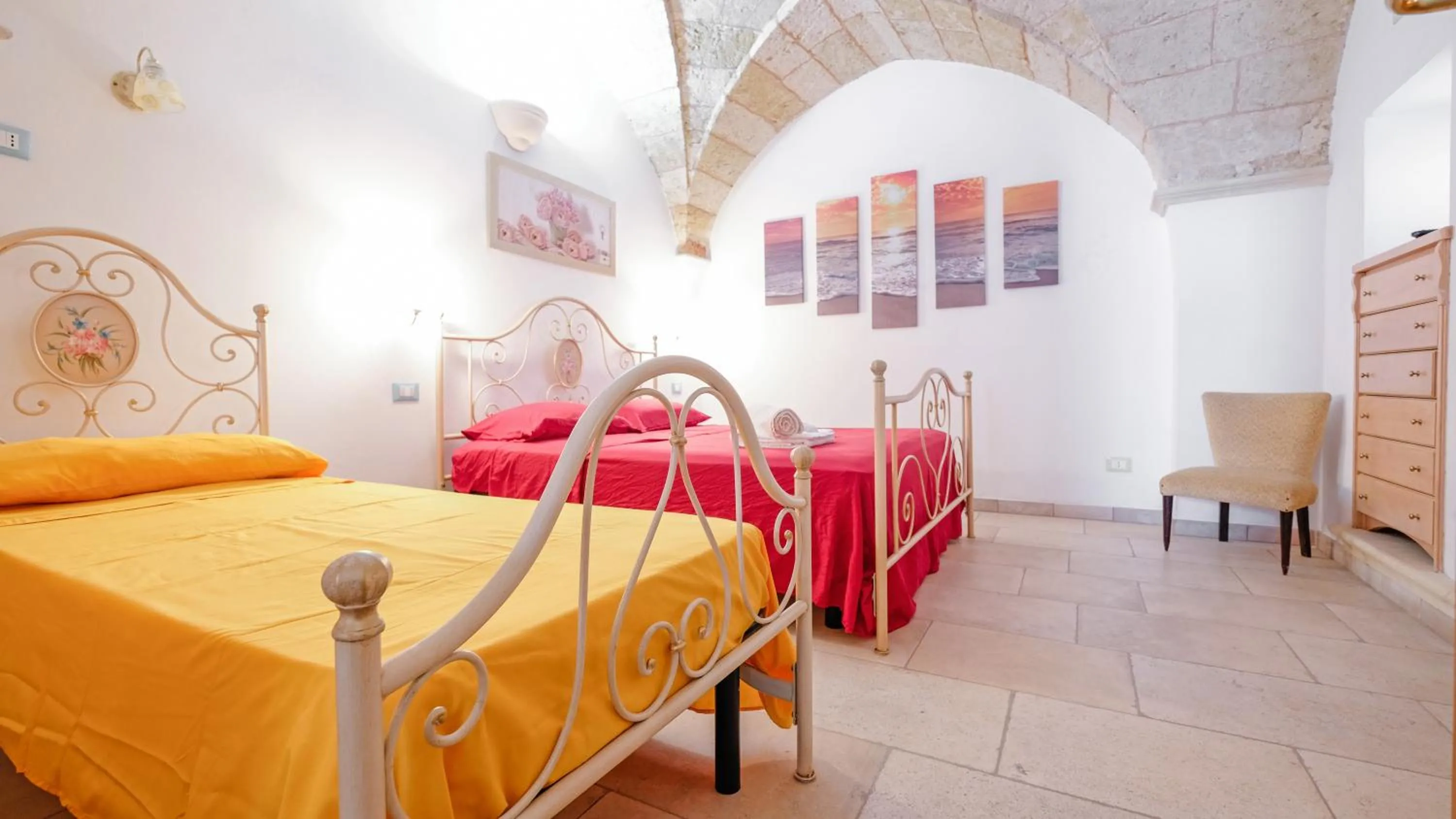Photo of the whole room, Bed in House of Cherie