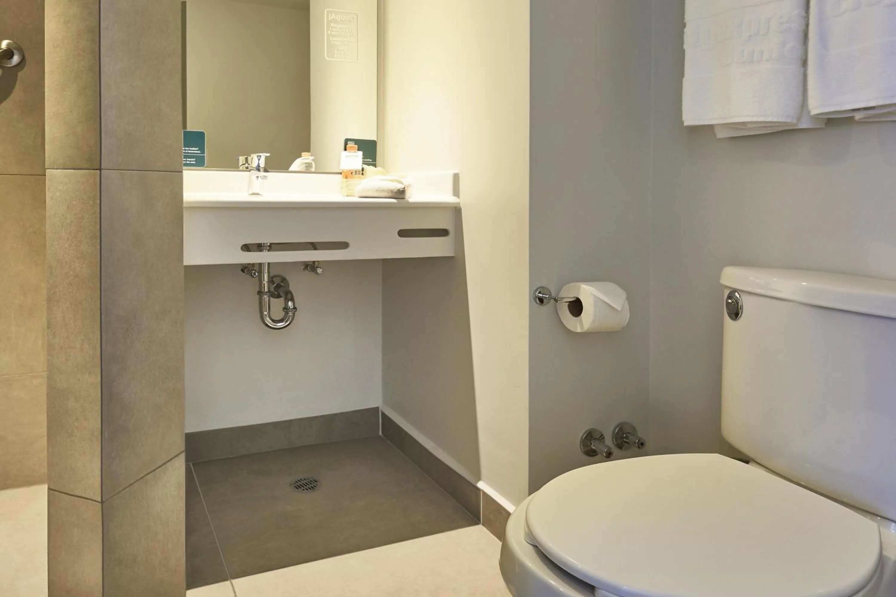 Photo of the whole room in City Express Junior by Marriott Tuxtepec