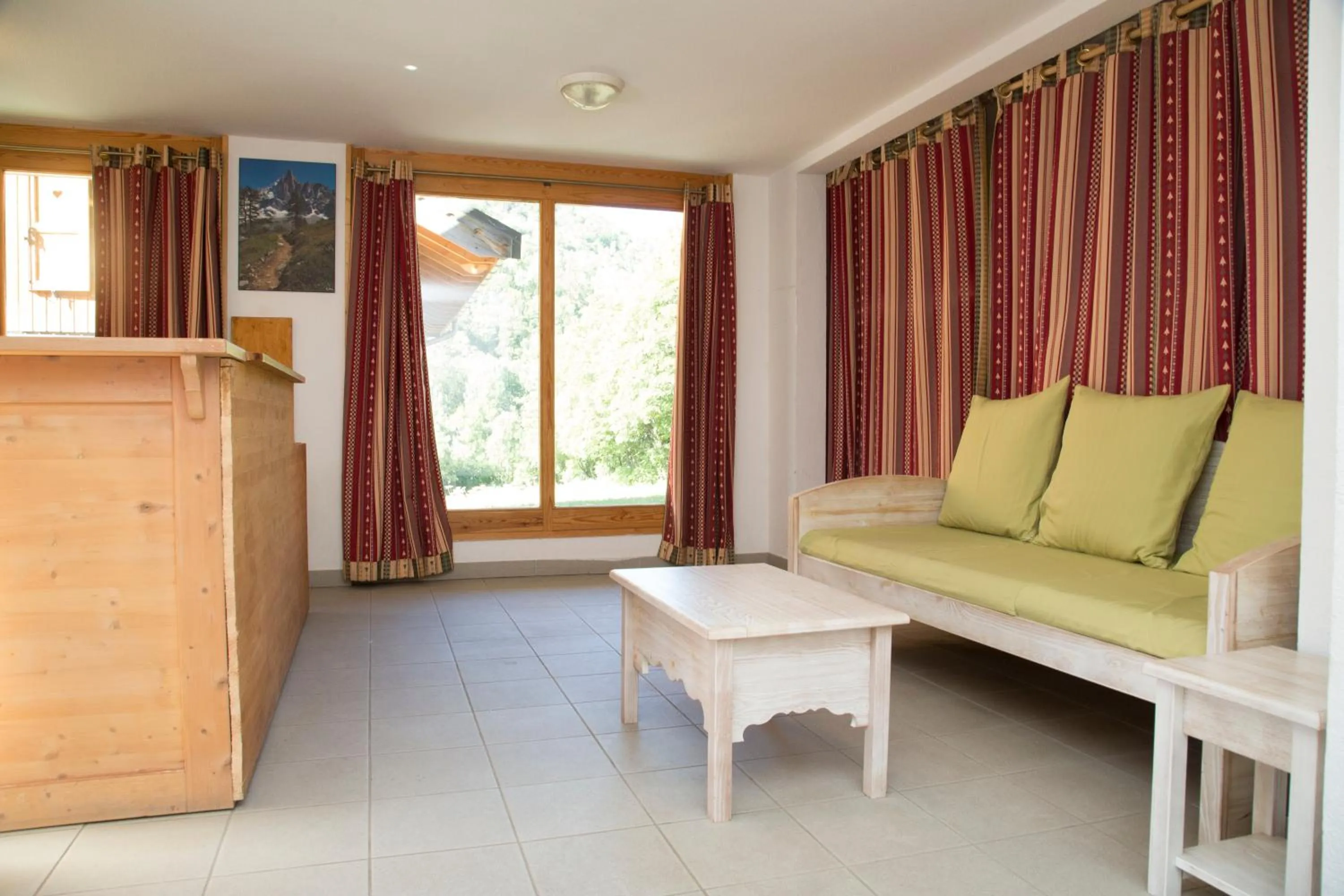 Lobby or reception in Résidence Odalys Les Chalets de l'Arvan II