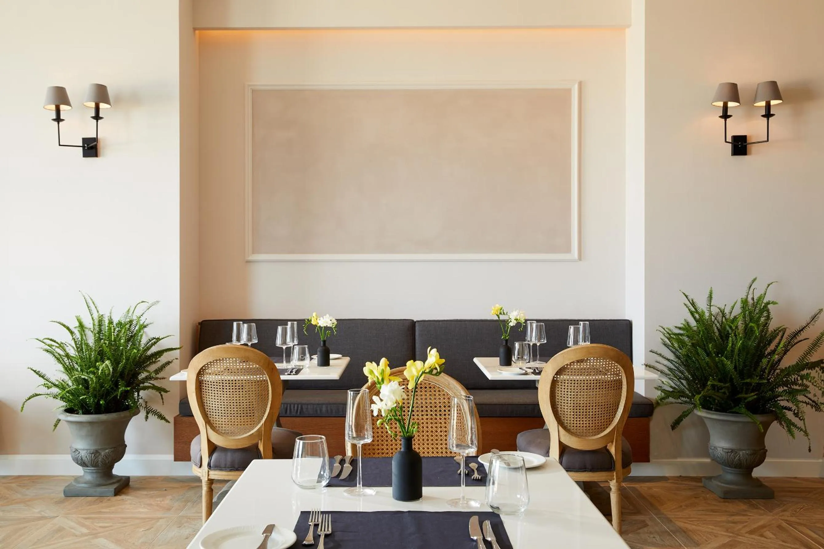 Restaurant/places to eat in Nido, Mar-Bella Collection an SLH hotel