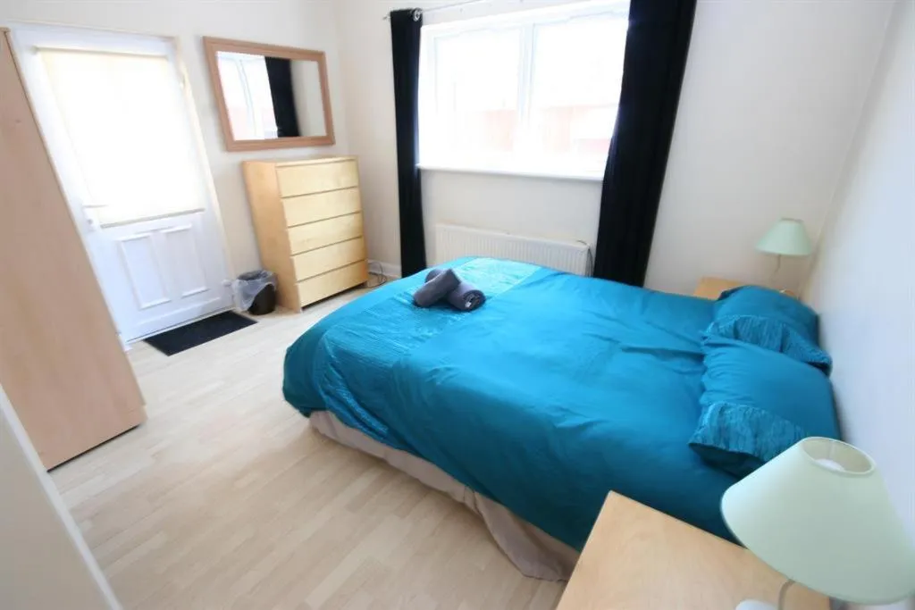 Bed in MARLEY MANSIONS APARTMENT - Clarendon