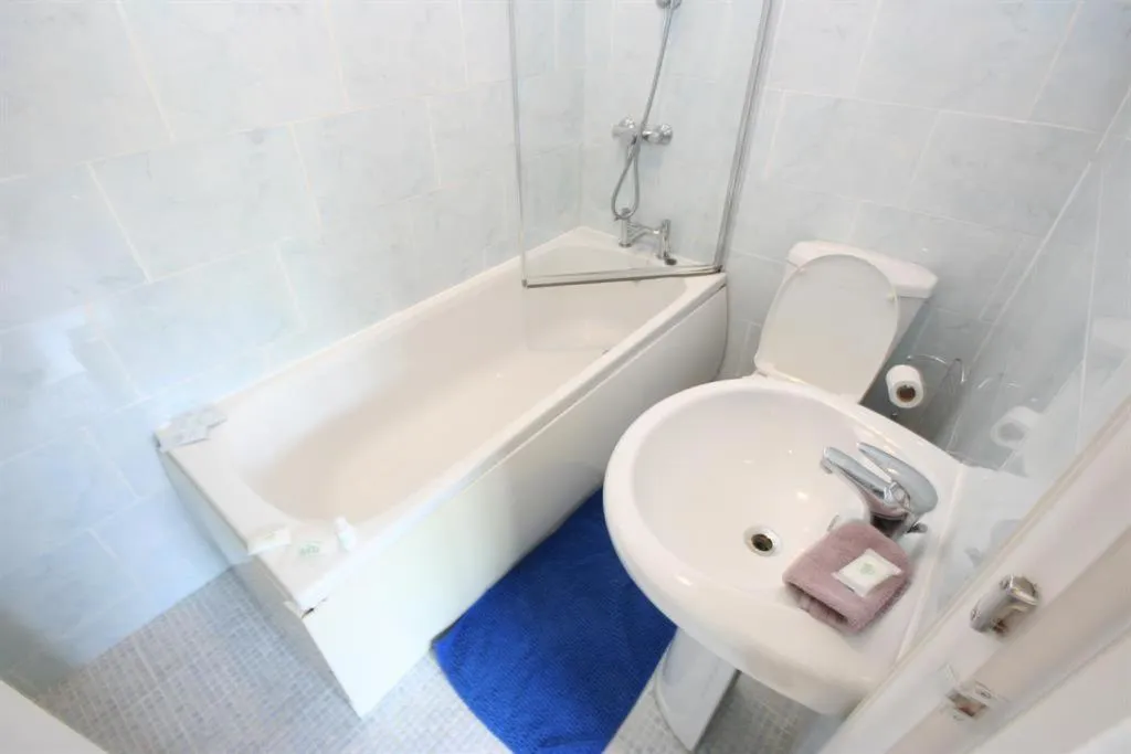 MARLEY MANSIONS APARTMENT - Clarendon