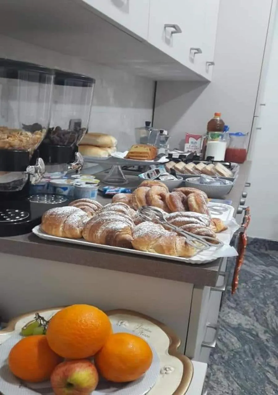 Communal kitchen in B&B Cornelia