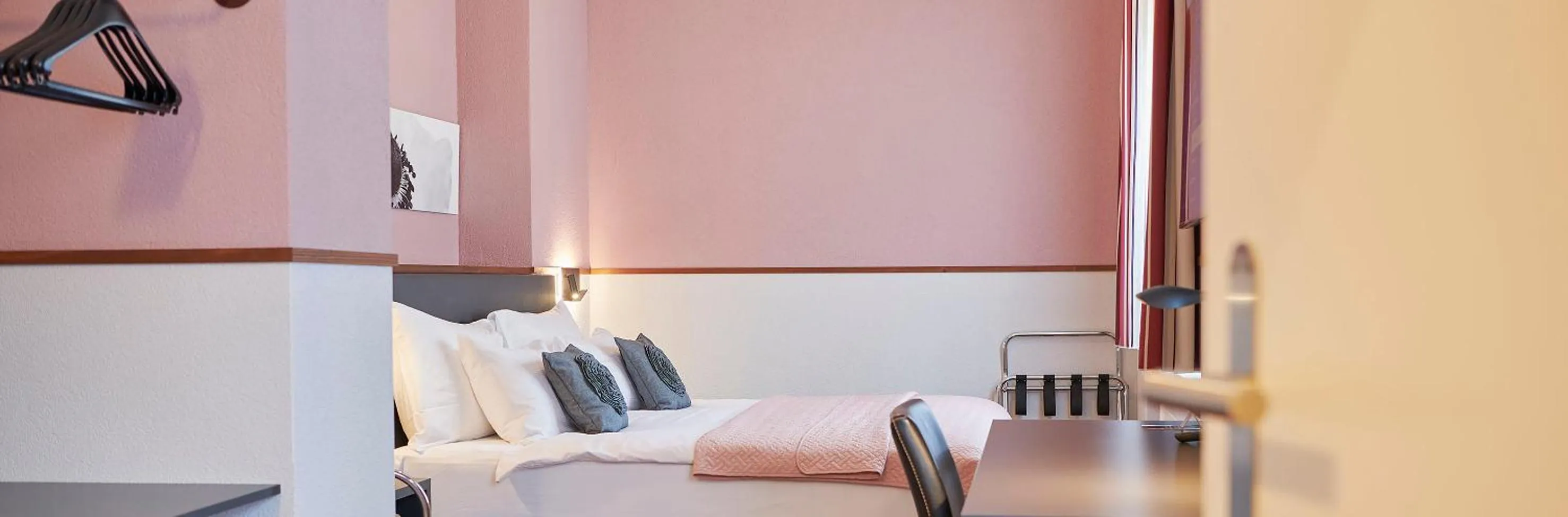 Photo of the whole room, Bed in Hotel Hottingen