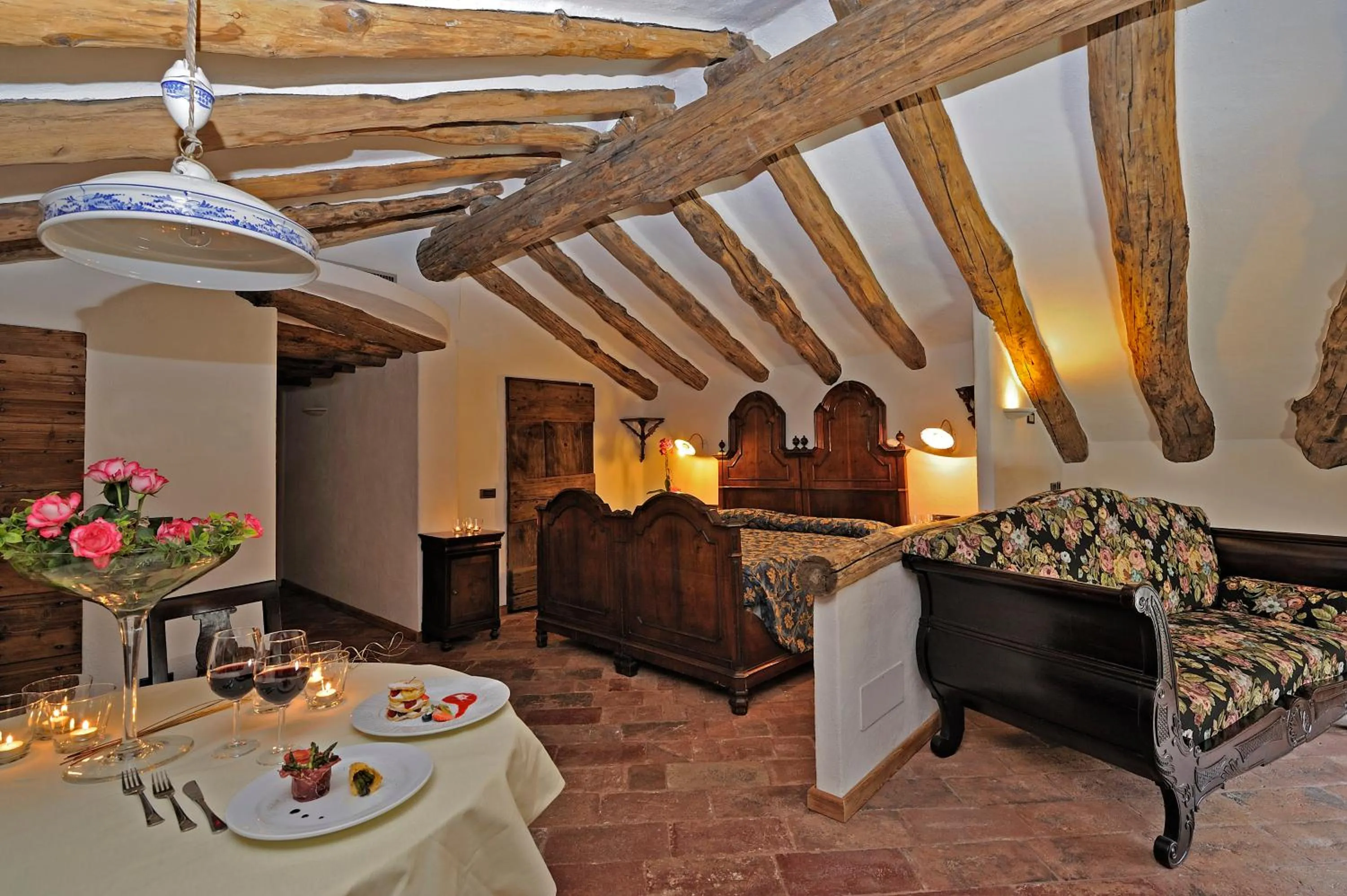 Photo of the whole room in La Brace