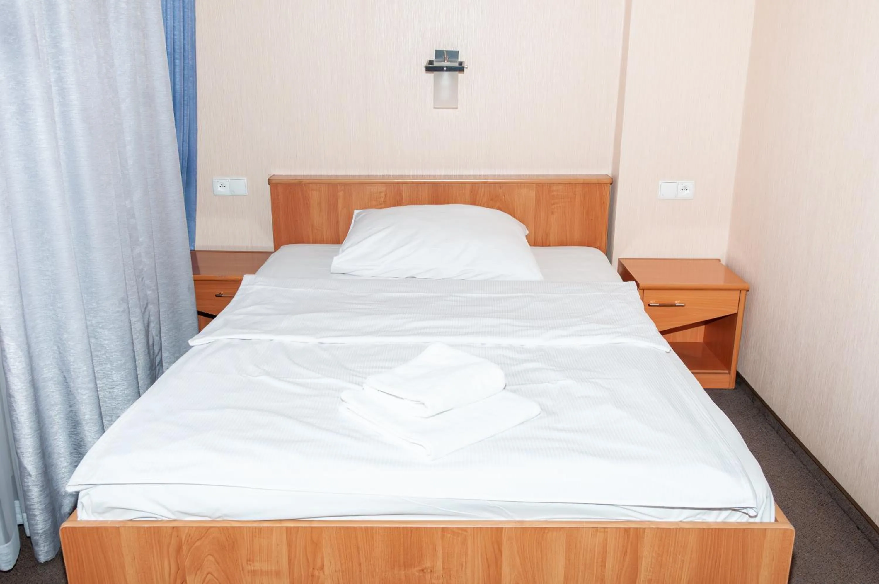 Photo of the whole room, Bed in Vistula Hotel
