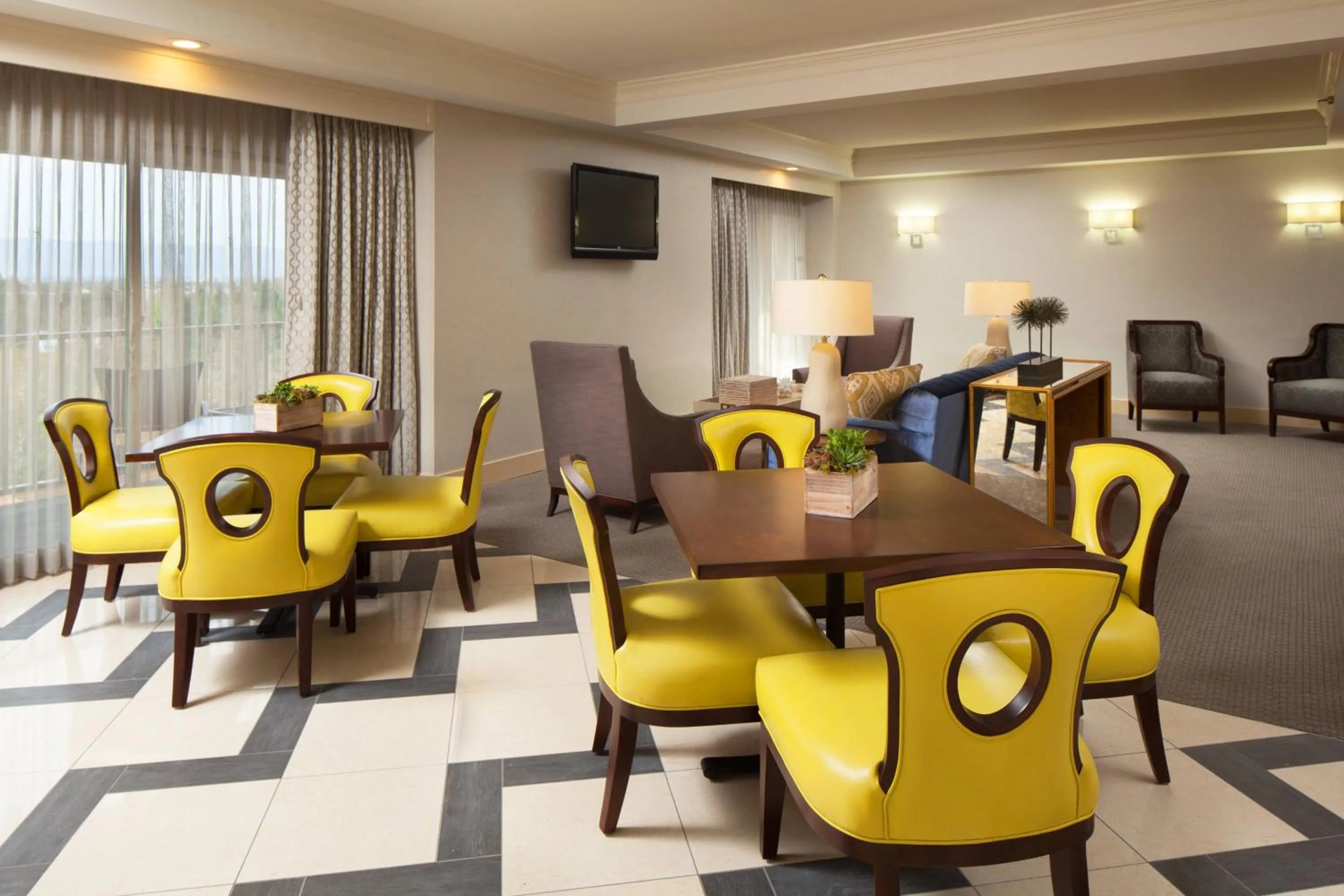 Lounge or bar in Sheraton San Jose Silicon Valley