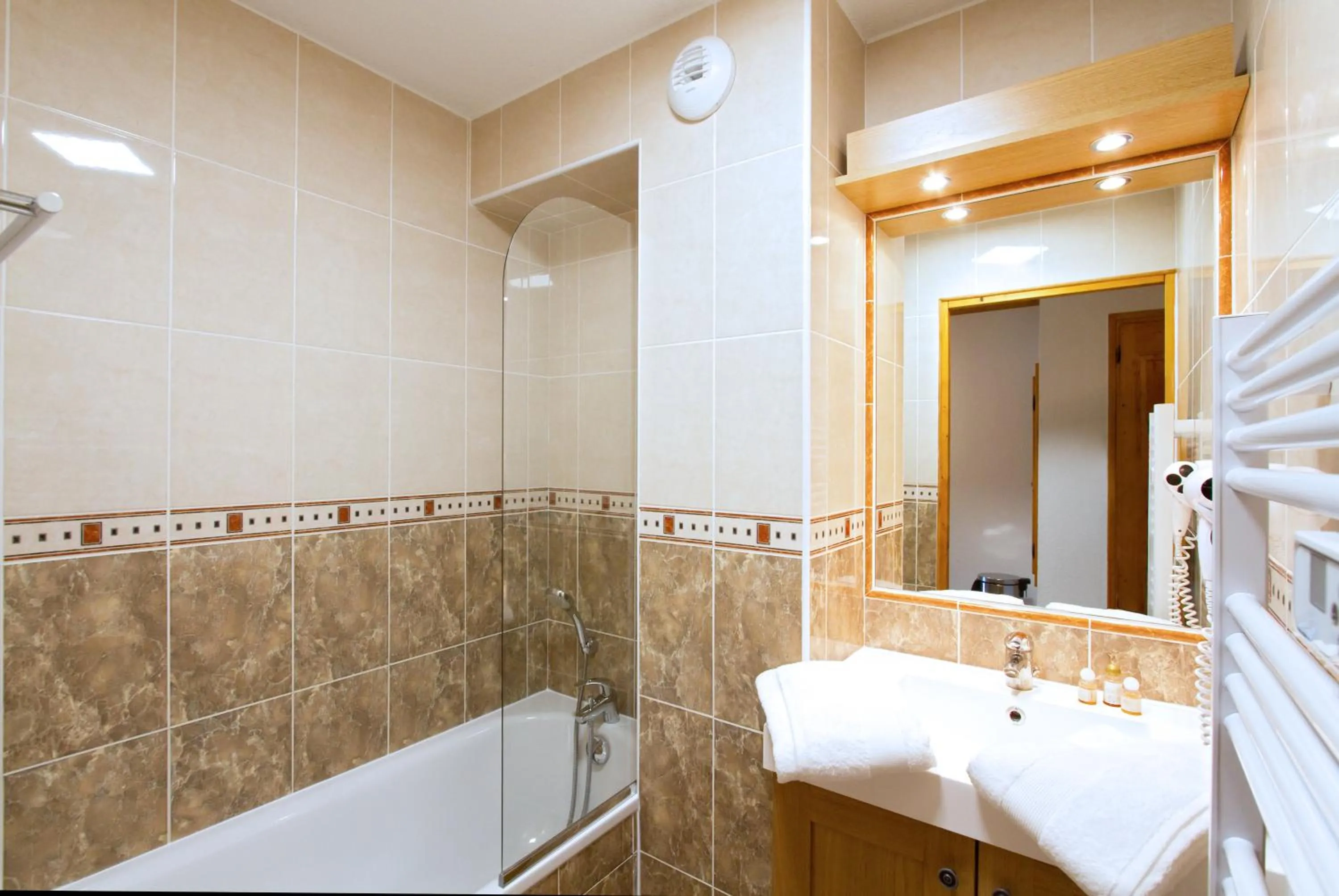 Bathroom in Résidence Odalys Le Hameau et les Chalets de la Vallée d'Or