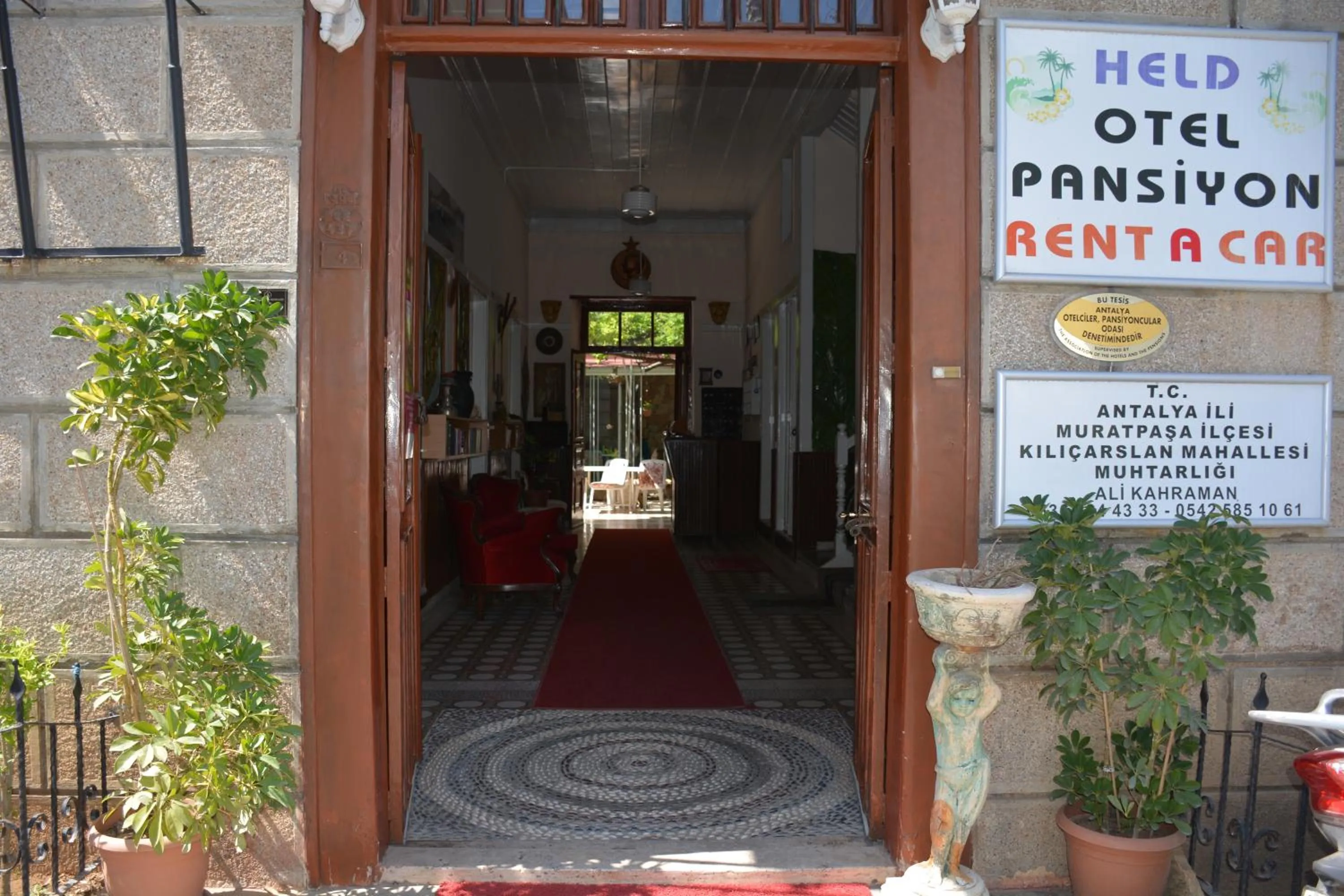 Facade/entrance in Held Hotel