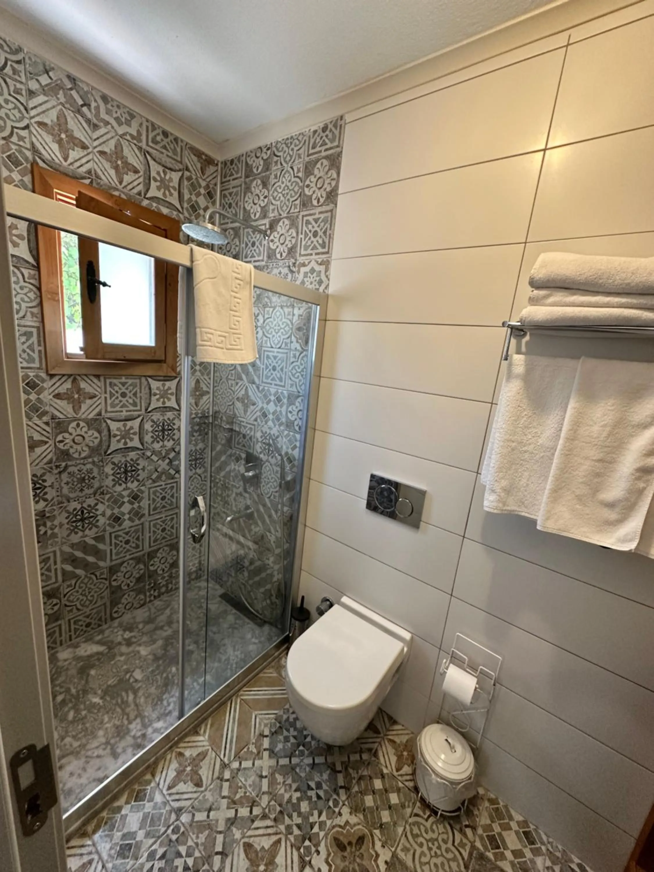 Shower in Eski Datça Otel