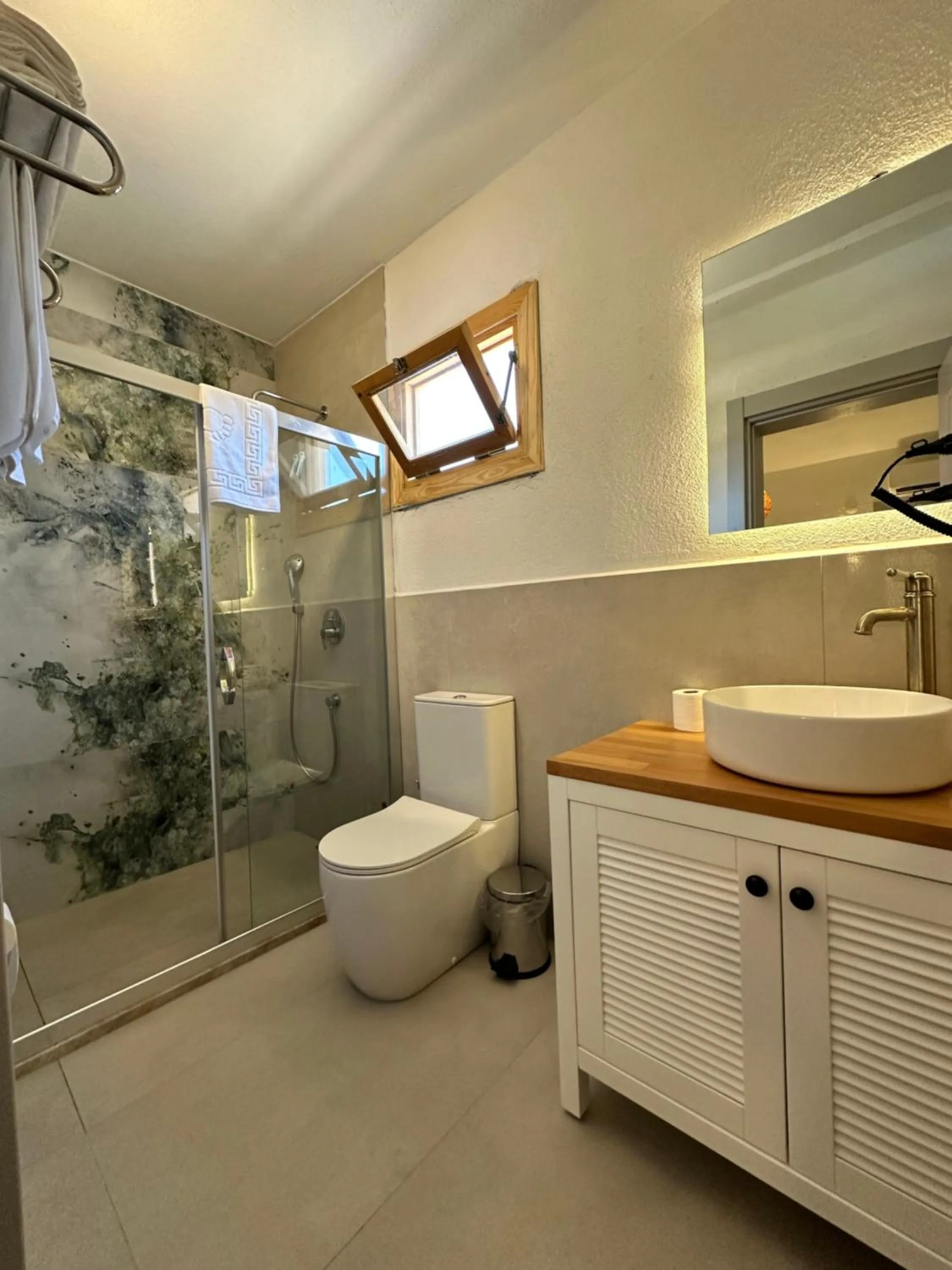 Shower in Eski Datça Otel