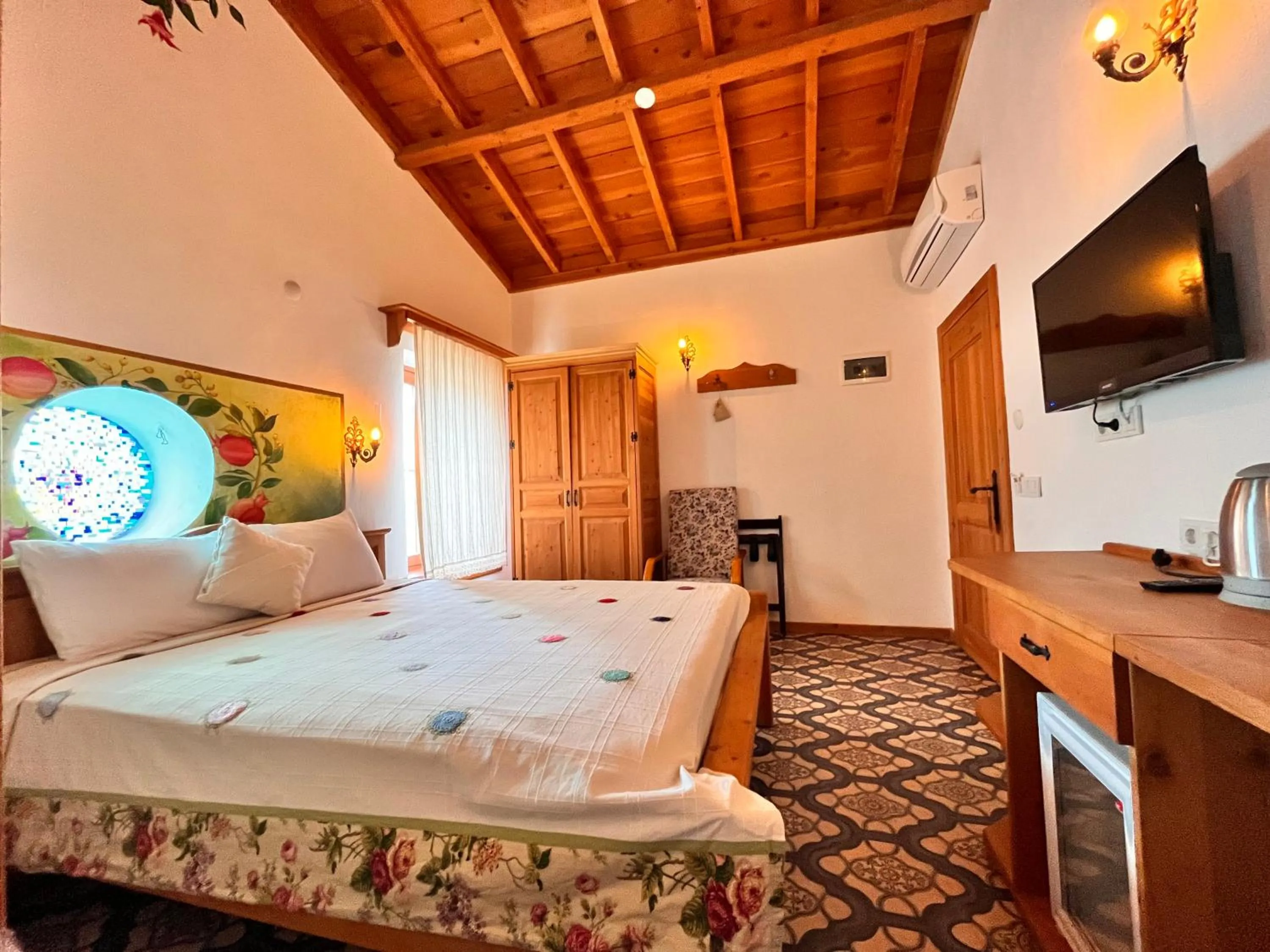 Bed in Eski Datça Otel