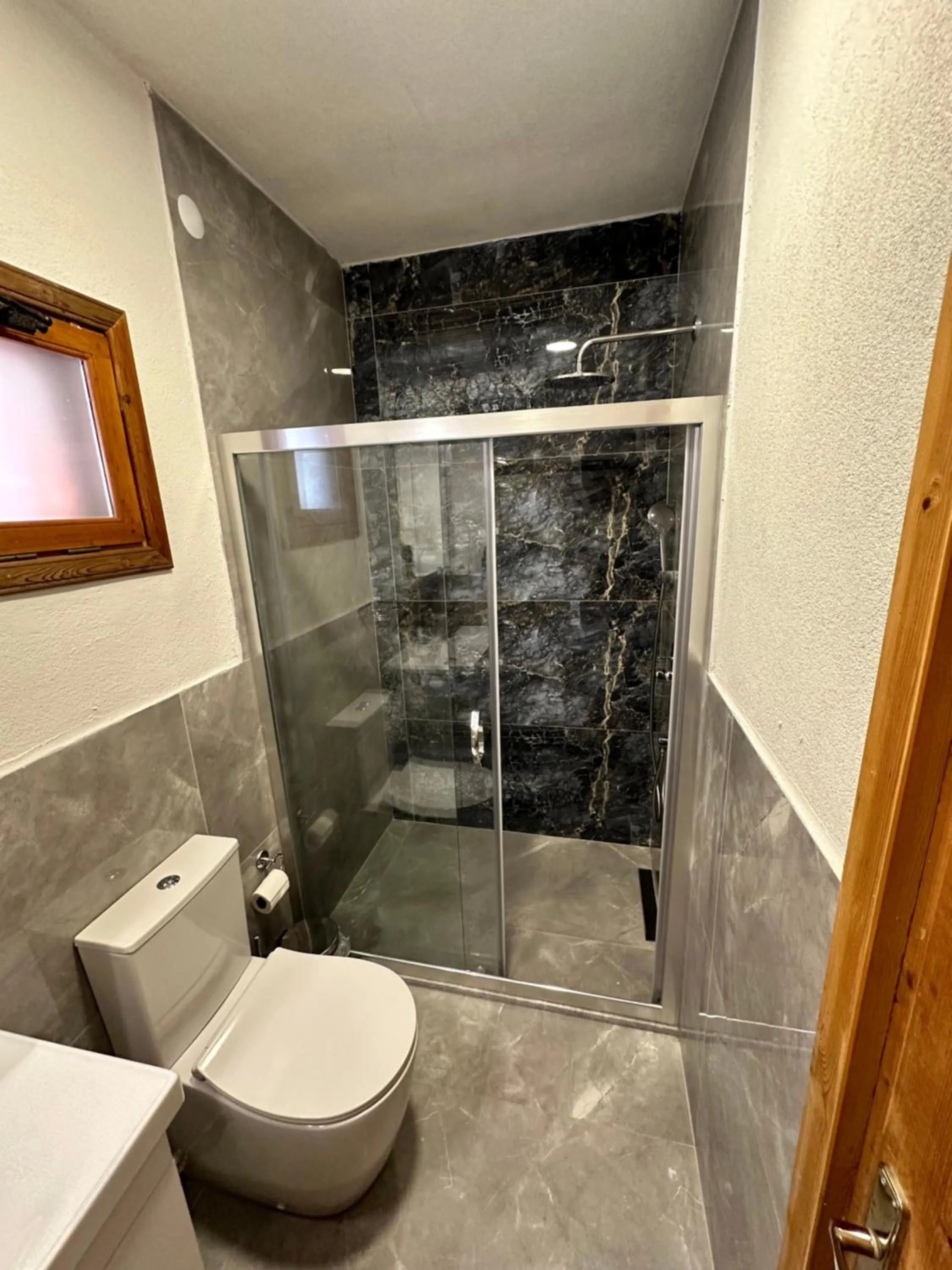 Shower in Eski Datça Otel