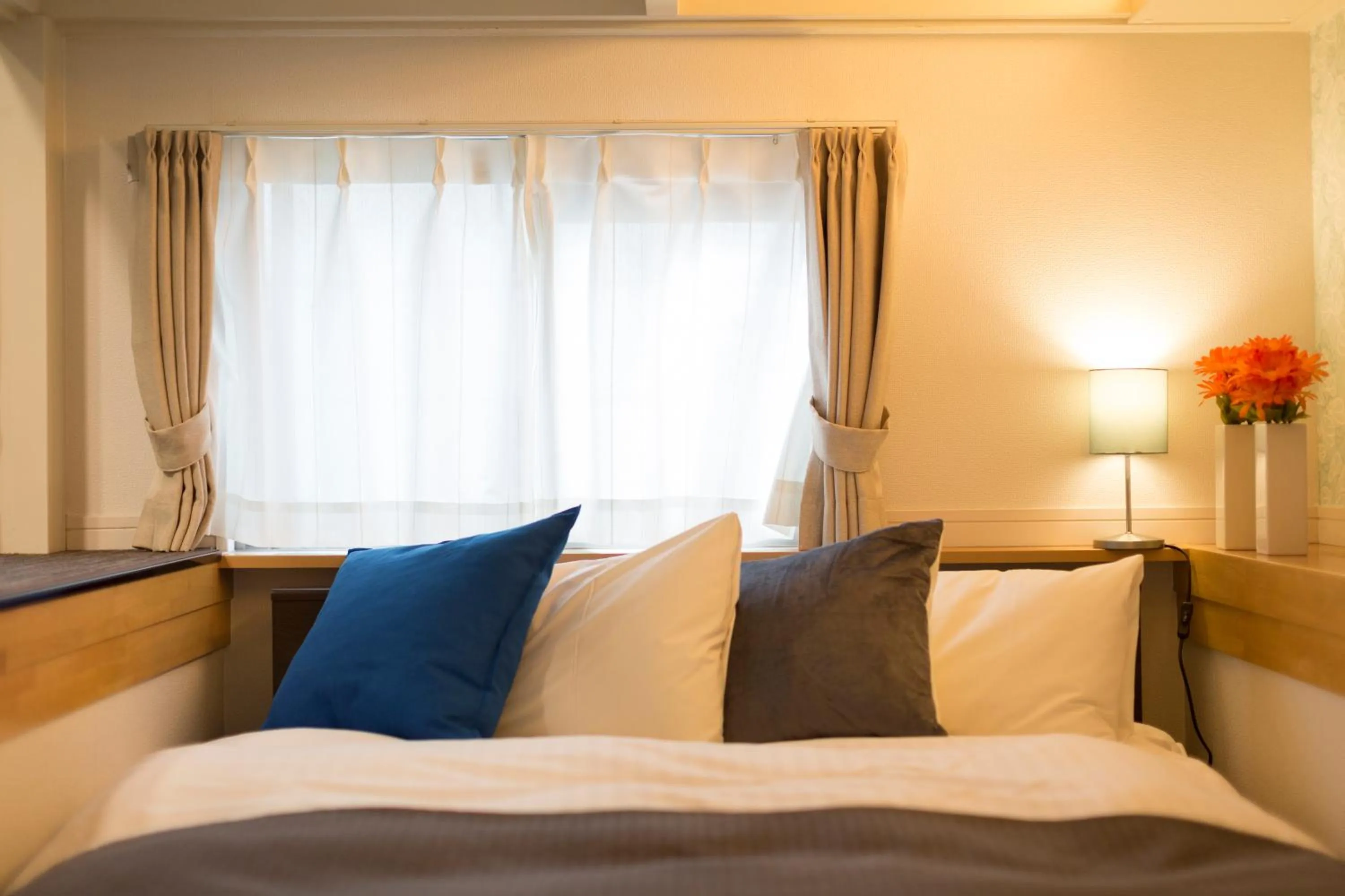 View (from property/room), Bed in The Metropolitan