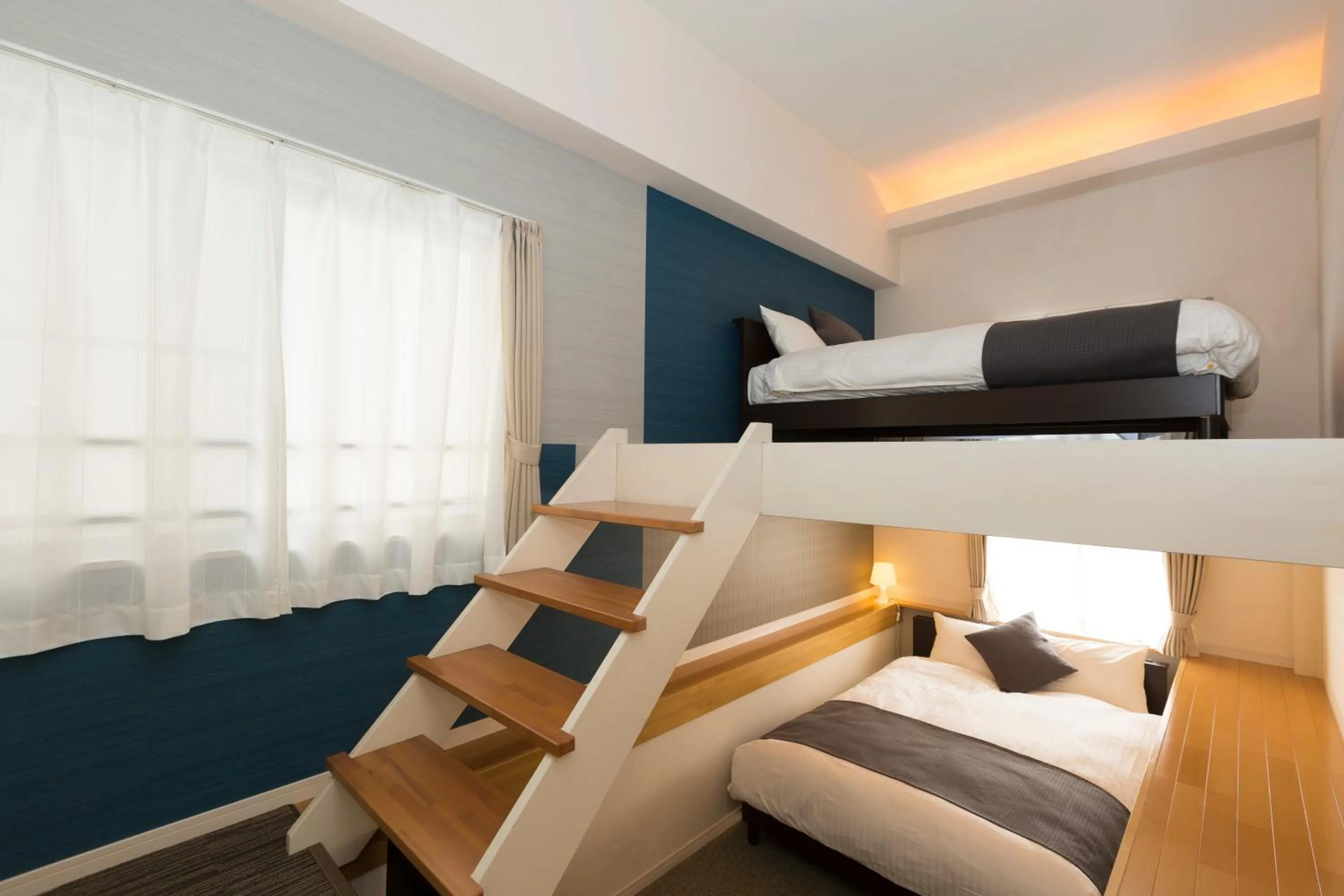 Bedroom, Bed in The Metropolitan