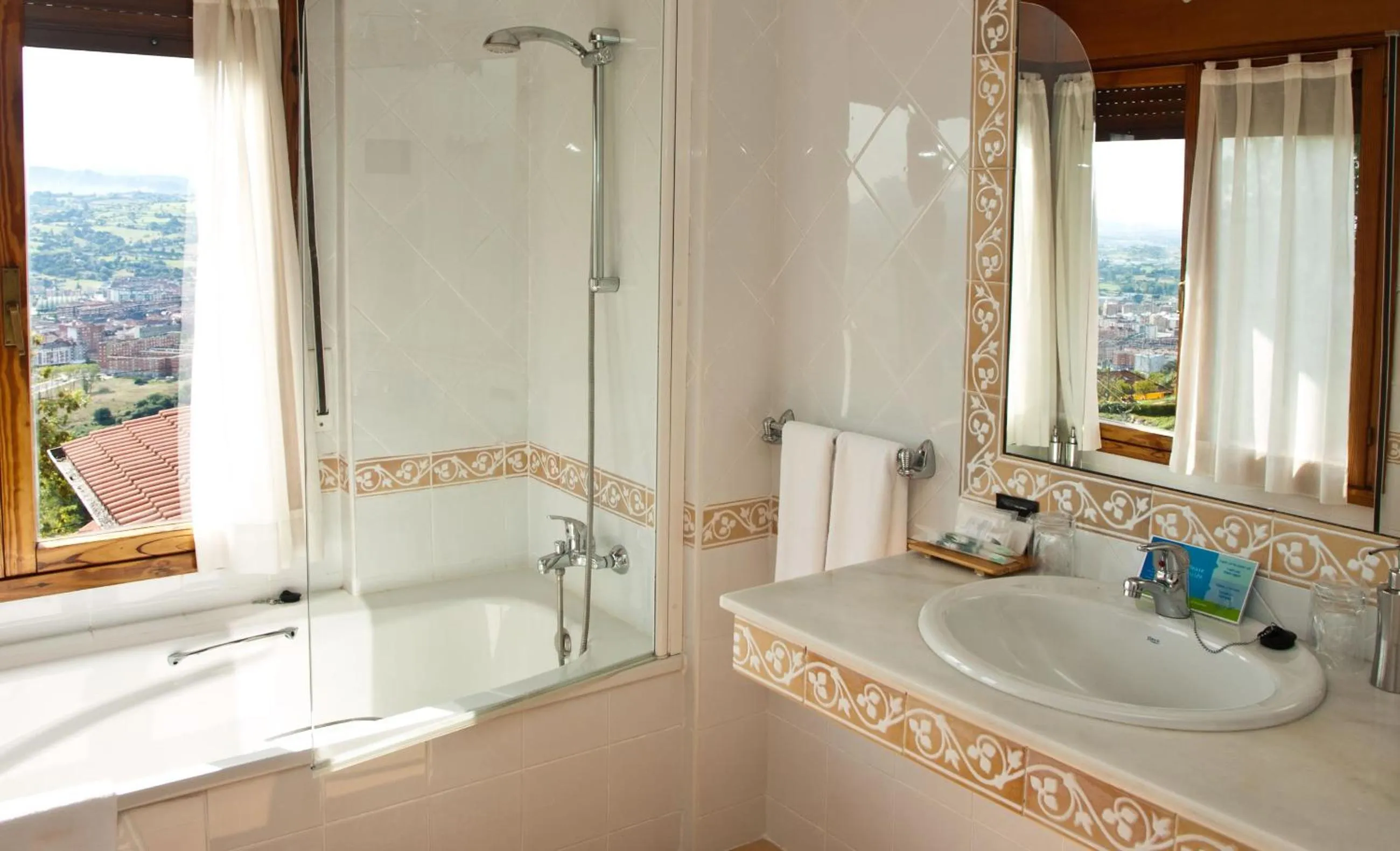 Toilet in Hotel Casa Camila