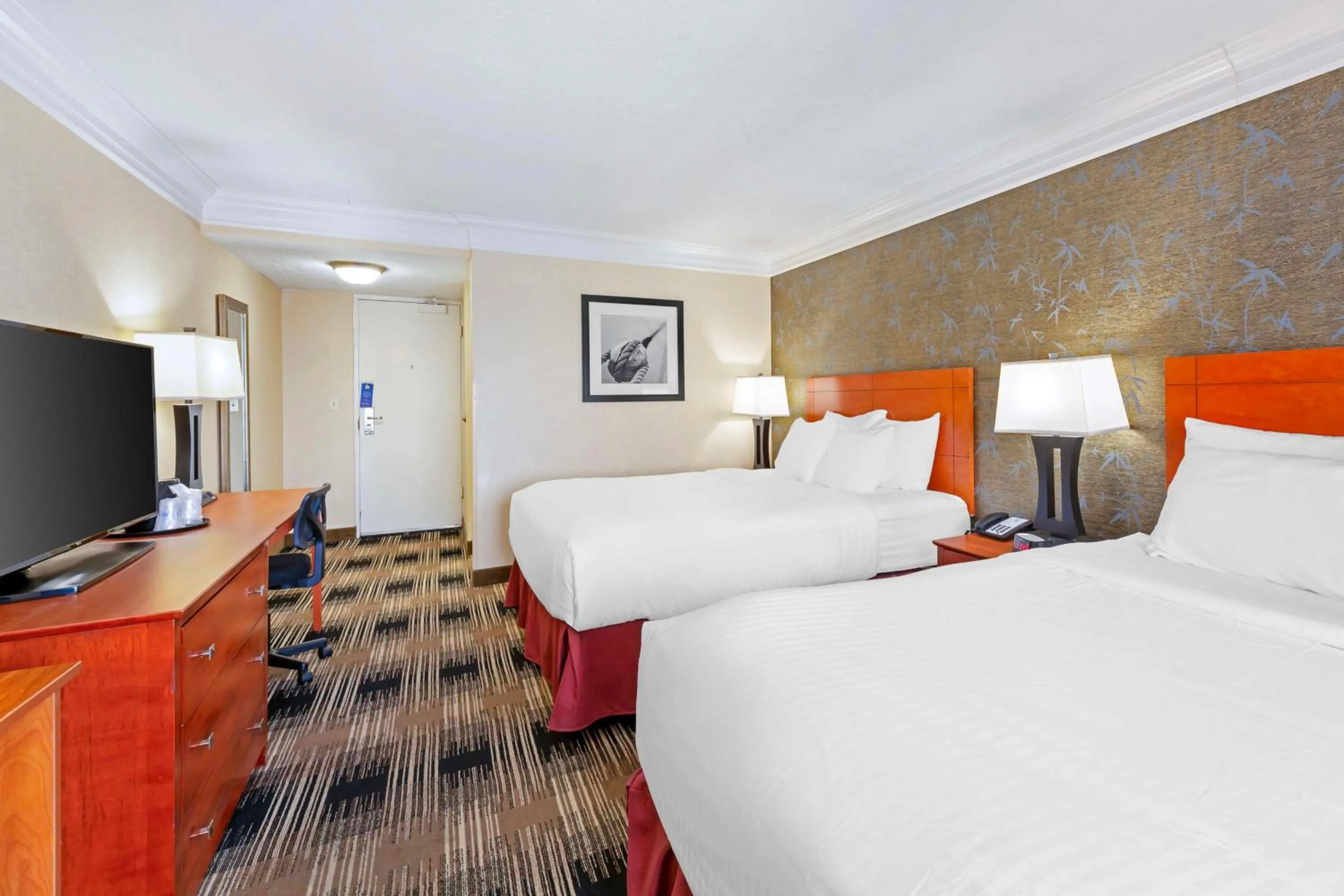 Bedroom, Bed in Best Western Inn at the Rochester Airport