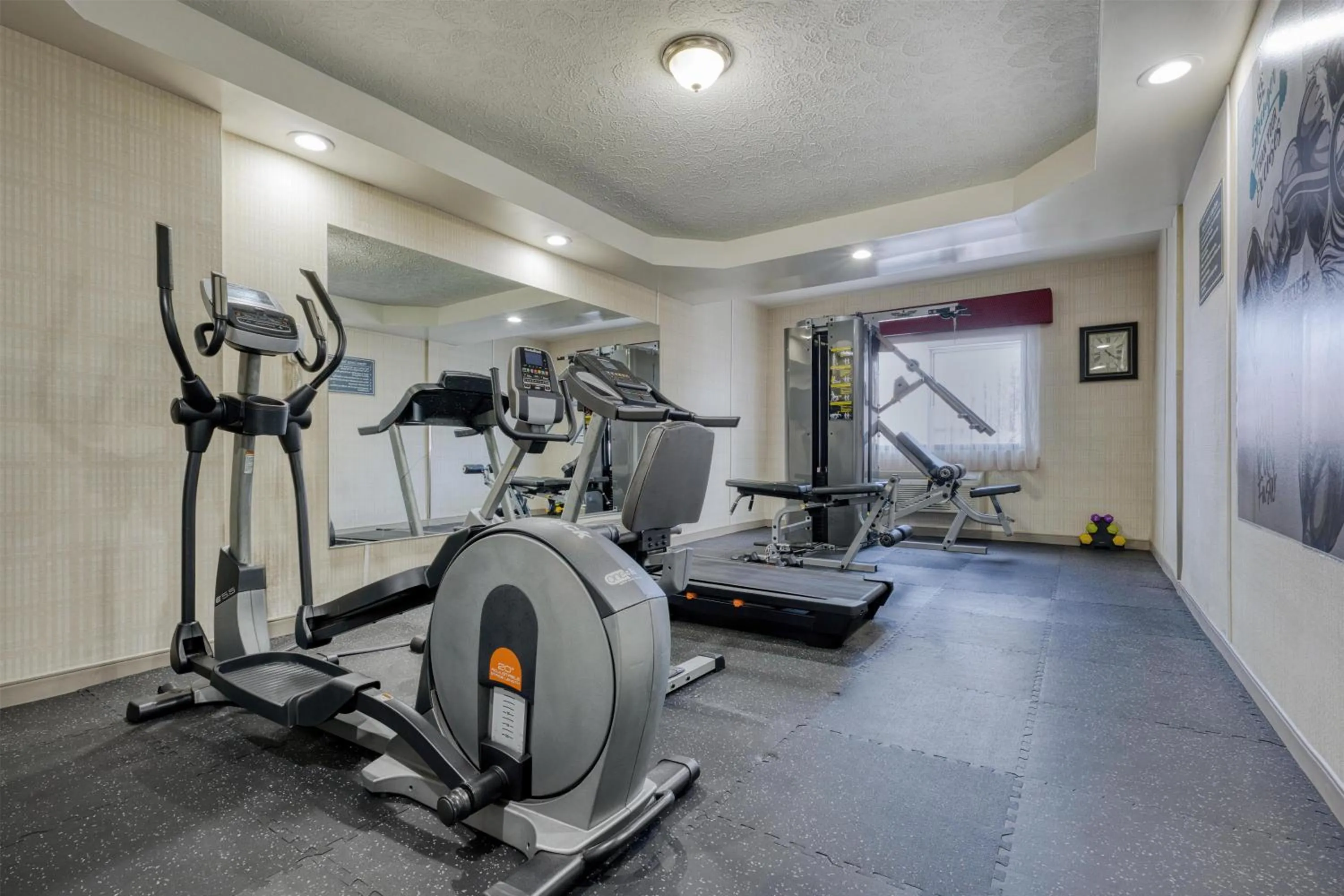 Fitness centre/facilities in Best Western Inn at the Rochester Airport