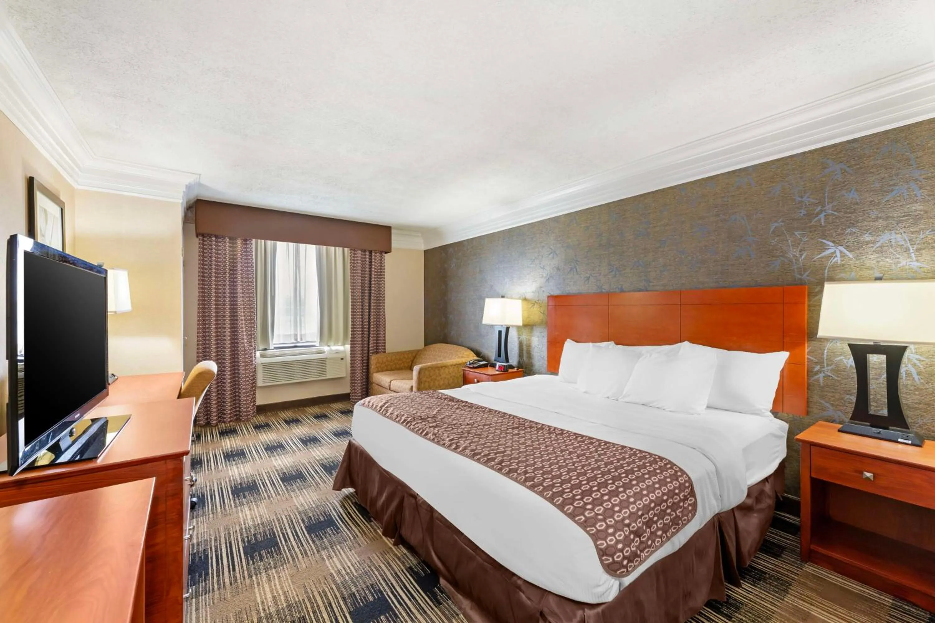 Bedroom, Bed in Best Western Inn at the Rochester Airport