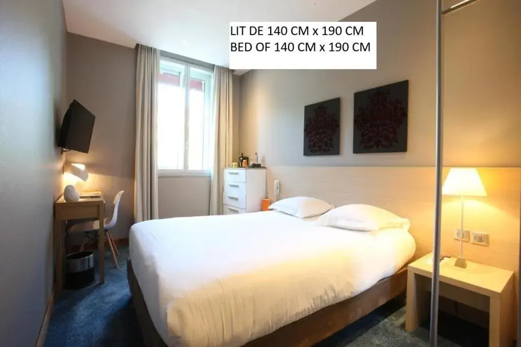 Standard Double Room in Hotel De France Standard Double Room in Hotel De France
