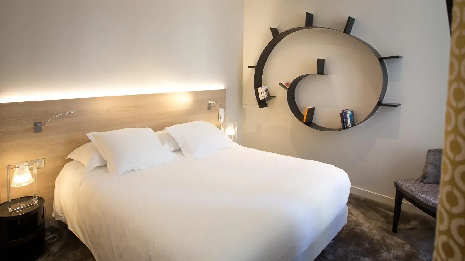 Superior Double Room in Hotel De France Superior Double Room in Hotel De France