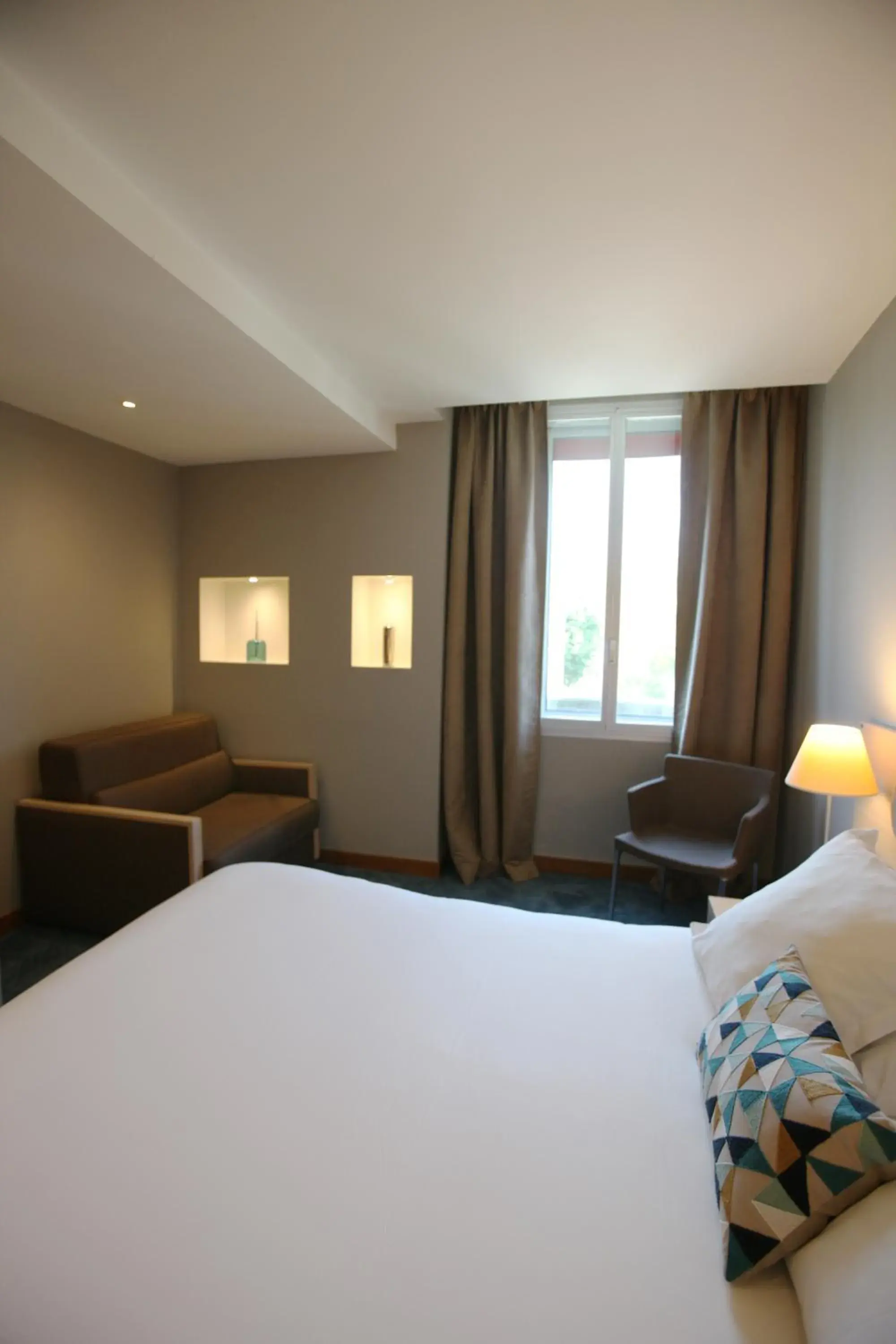 Superior Triple Room in Hotel De France Superior Triple Room in Hotel De France