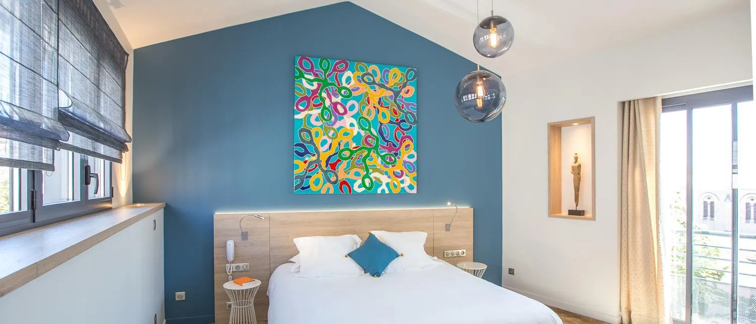 Bed in Hotel De France