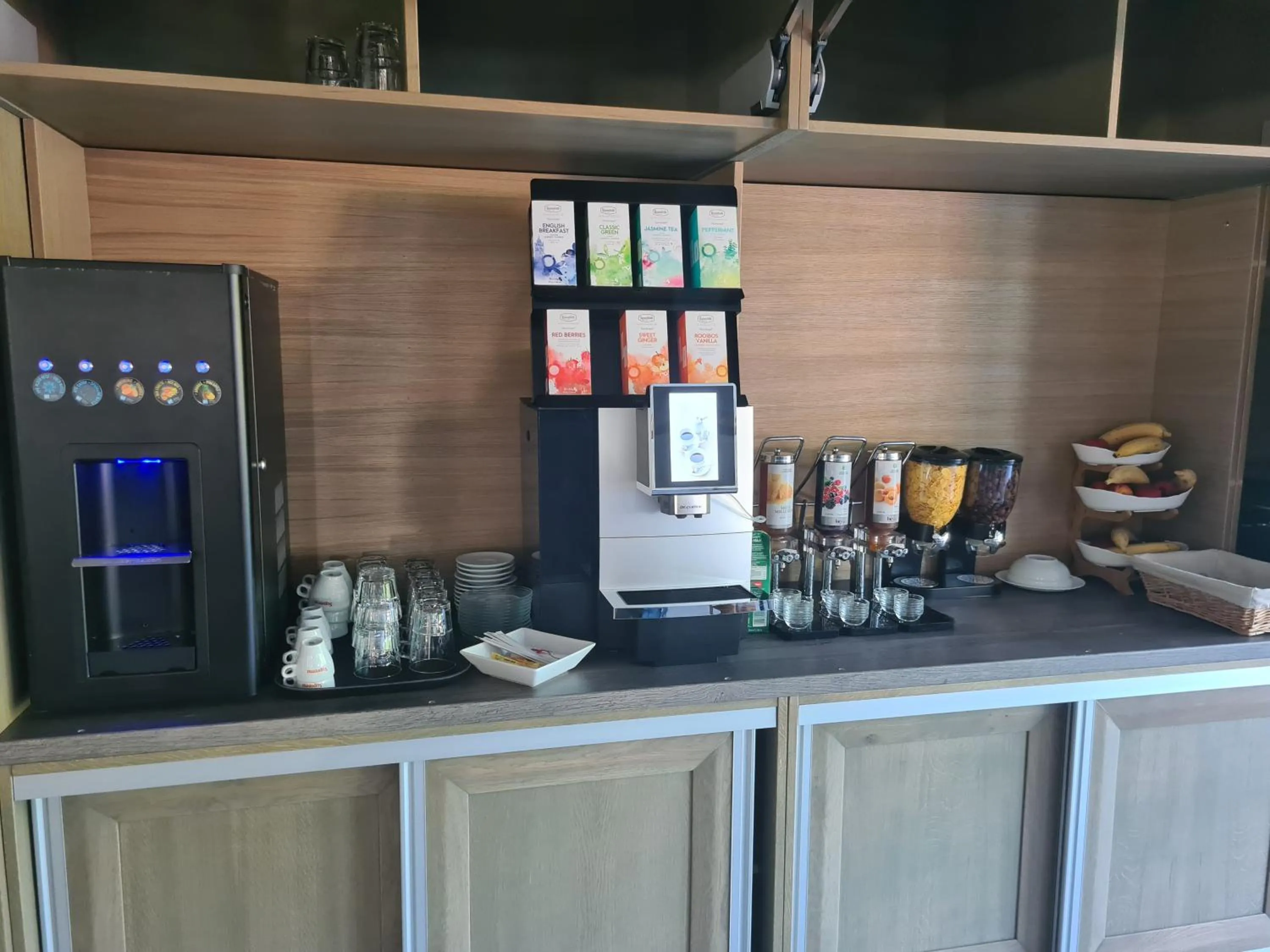 Breakfast in New Wolf