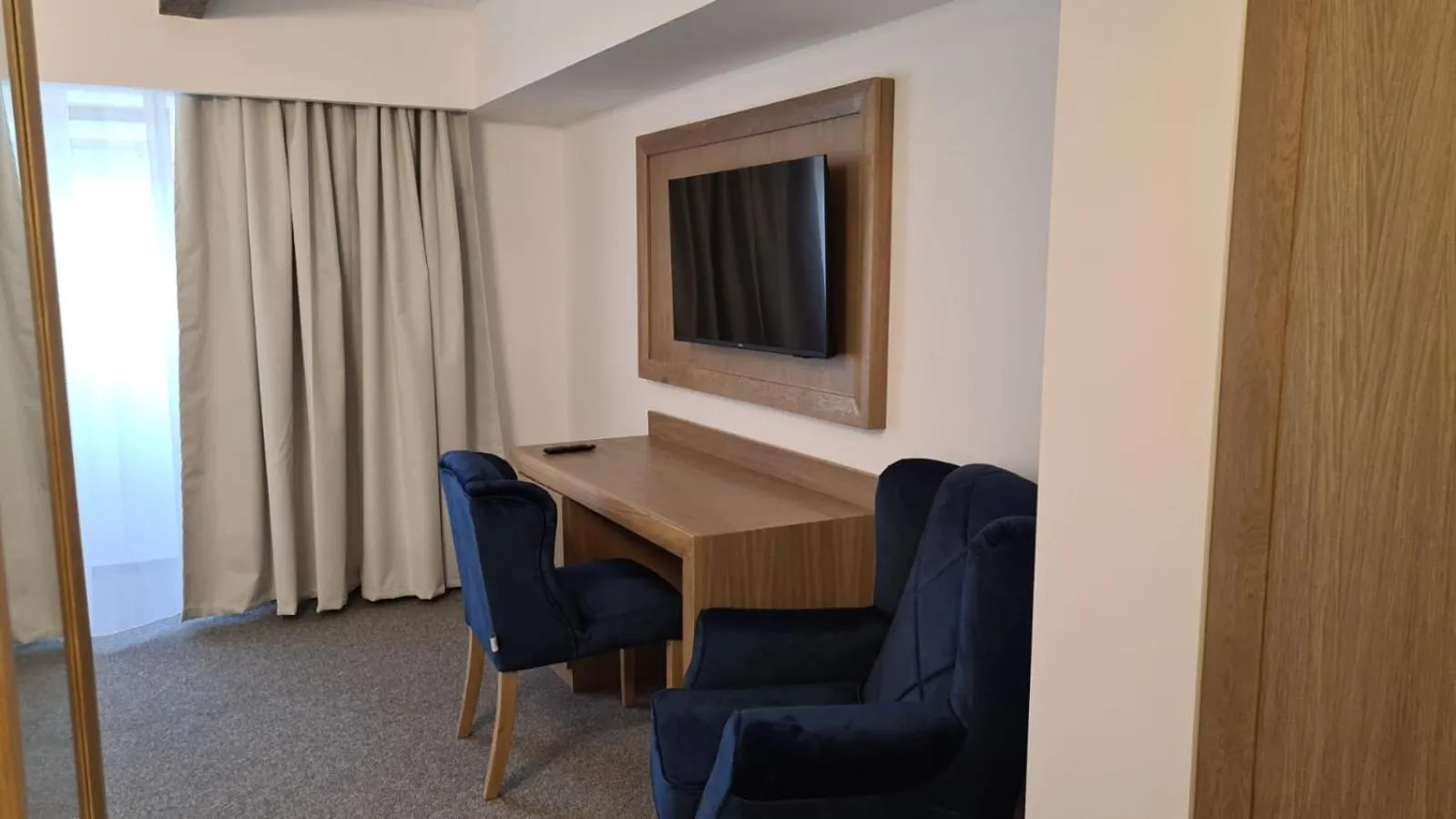 TV and multimedia in New Wolf