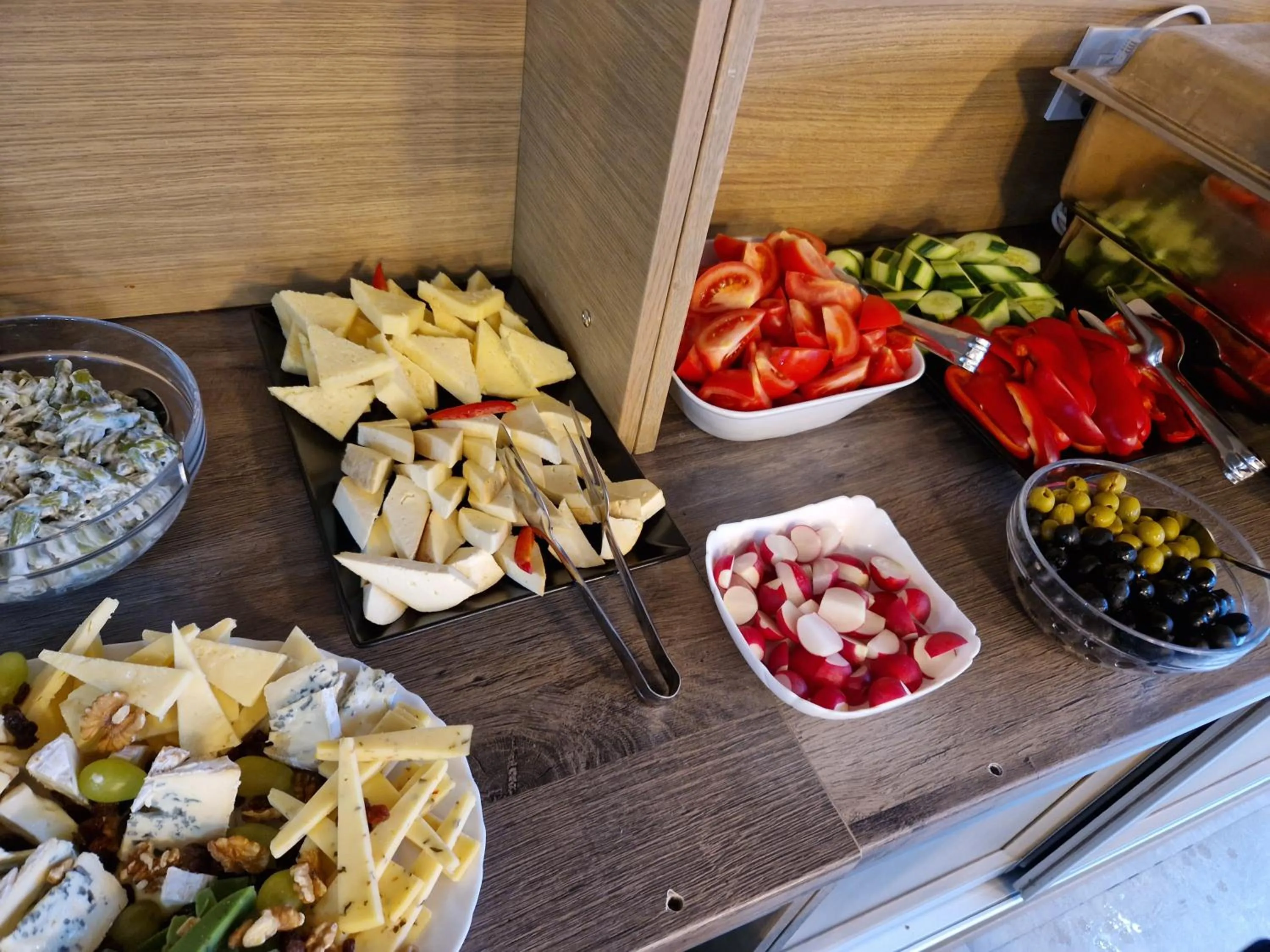 Buffet breakfast in New Wolf