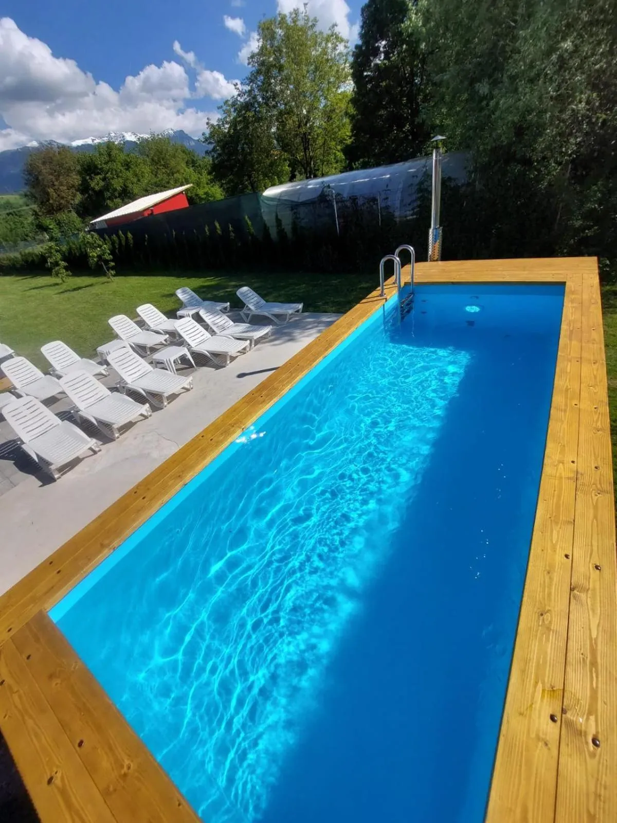Swimming pool in New Wolf
