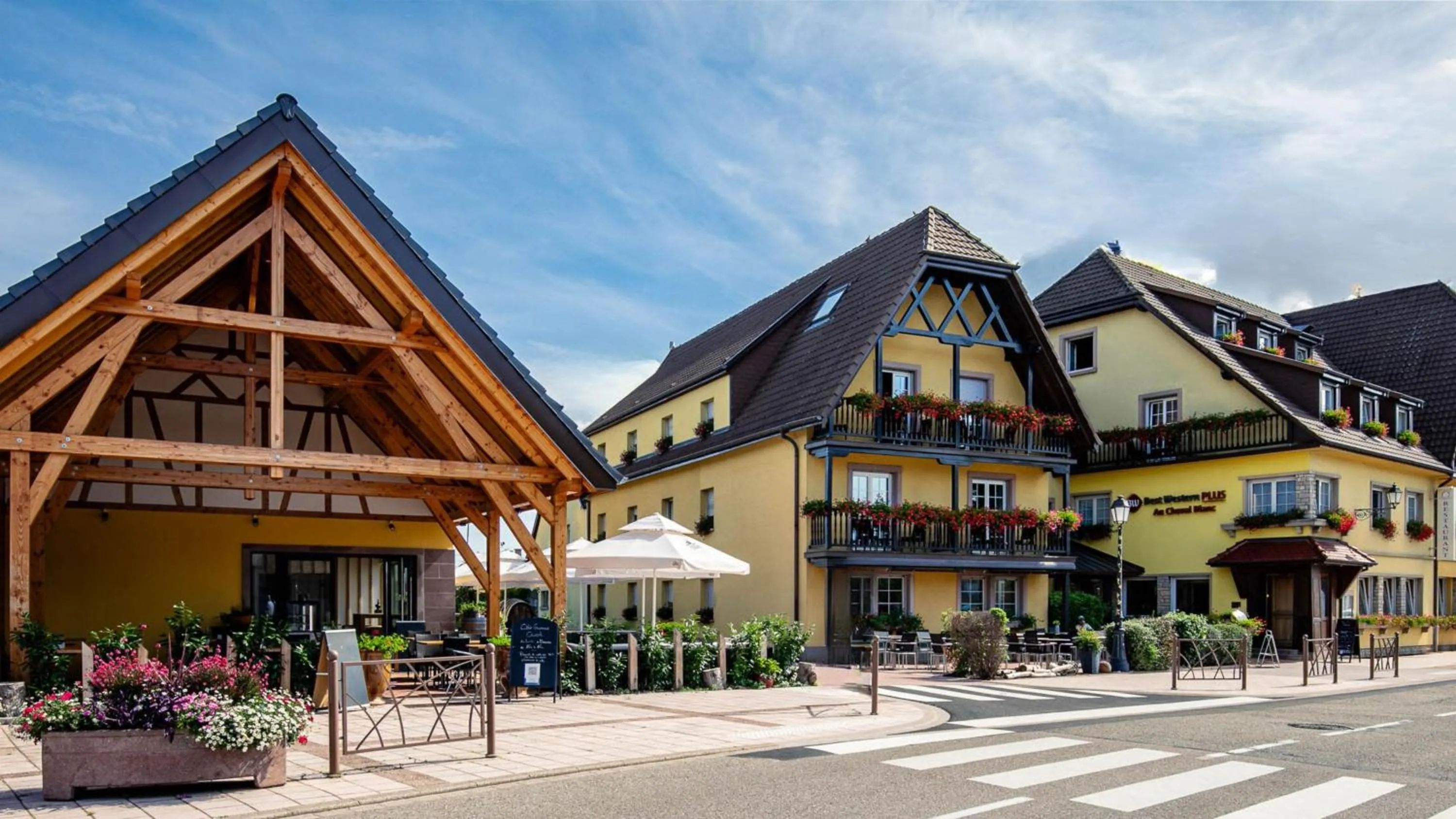 Property building in Best Western Plus Au cheval Blanc à Mulhouse