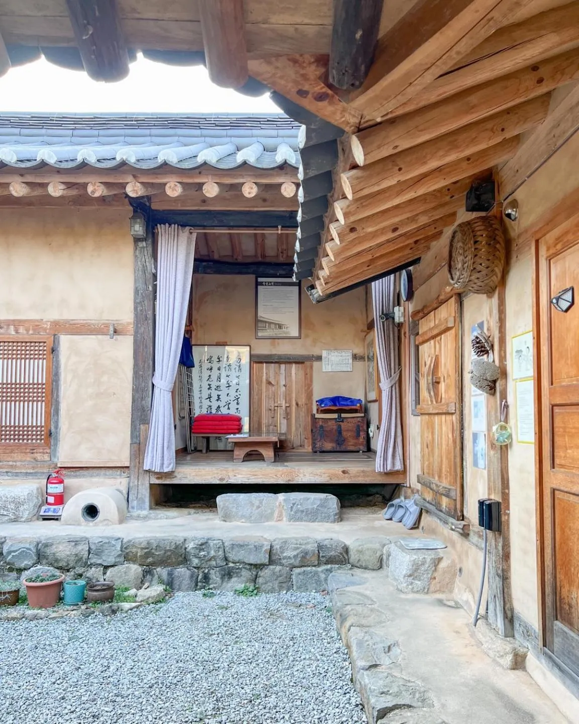 Jukheon Traditional House