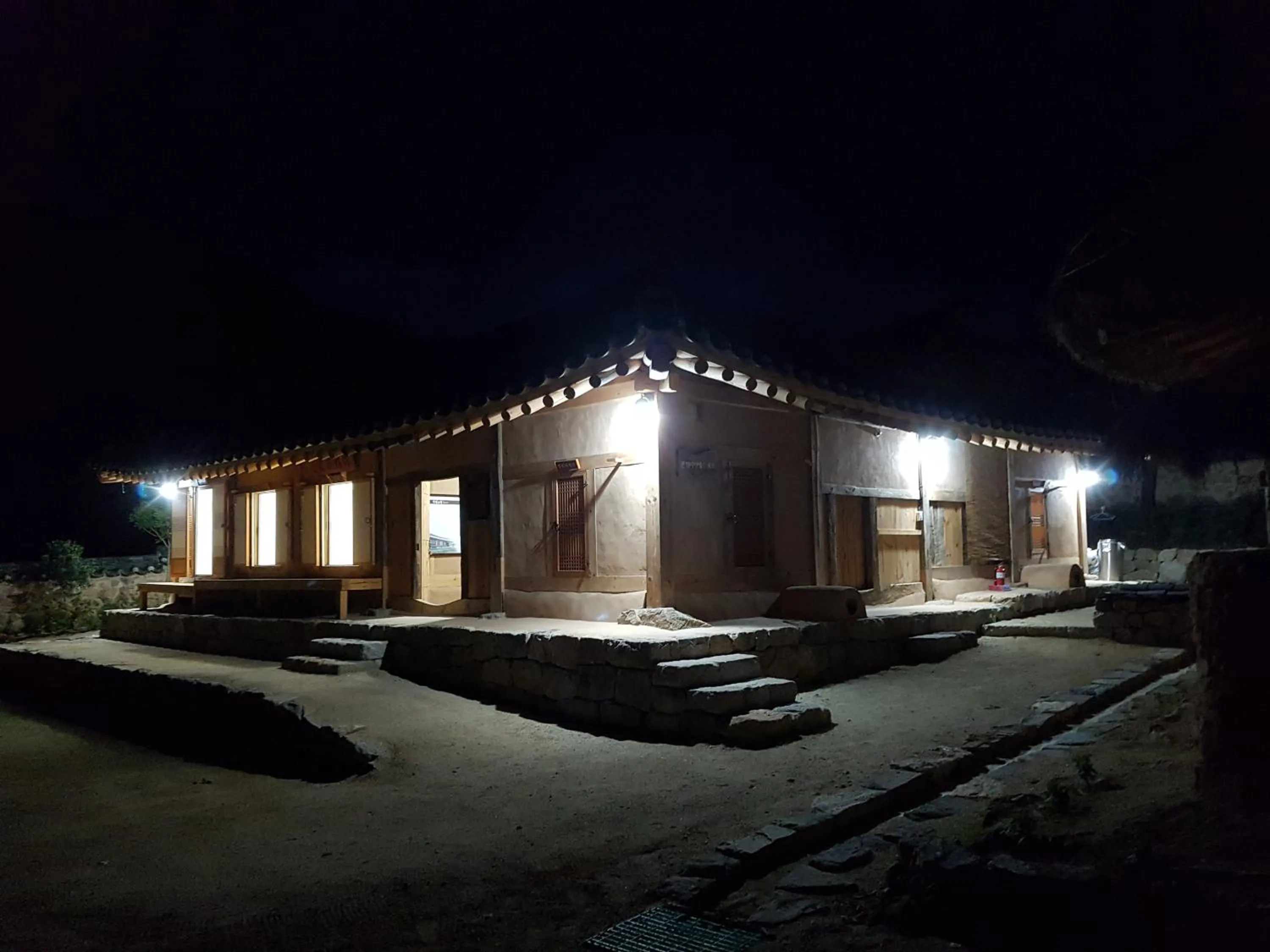 Jukheon Traditional House