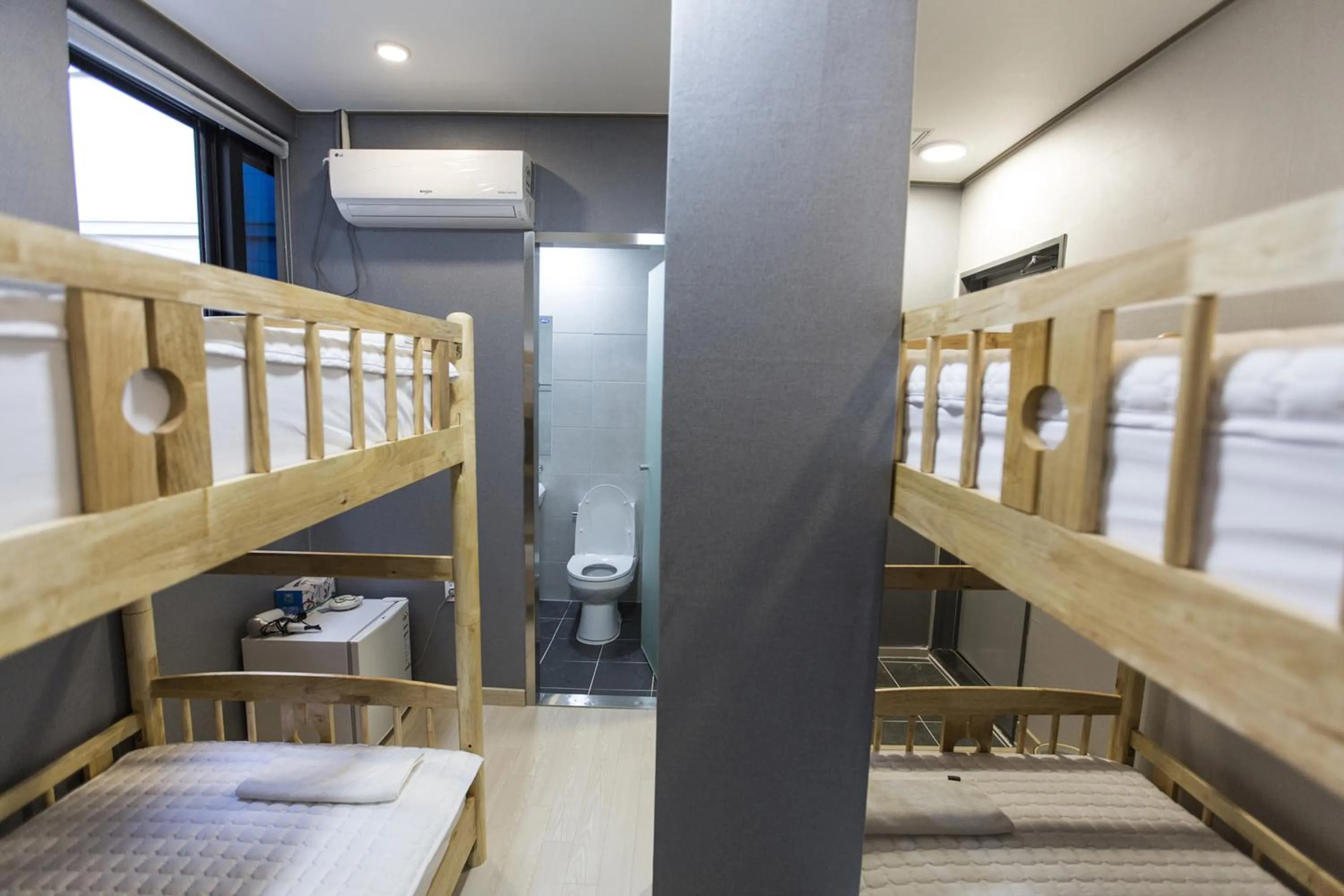 Shower, Bed in O'guest in Haeundae