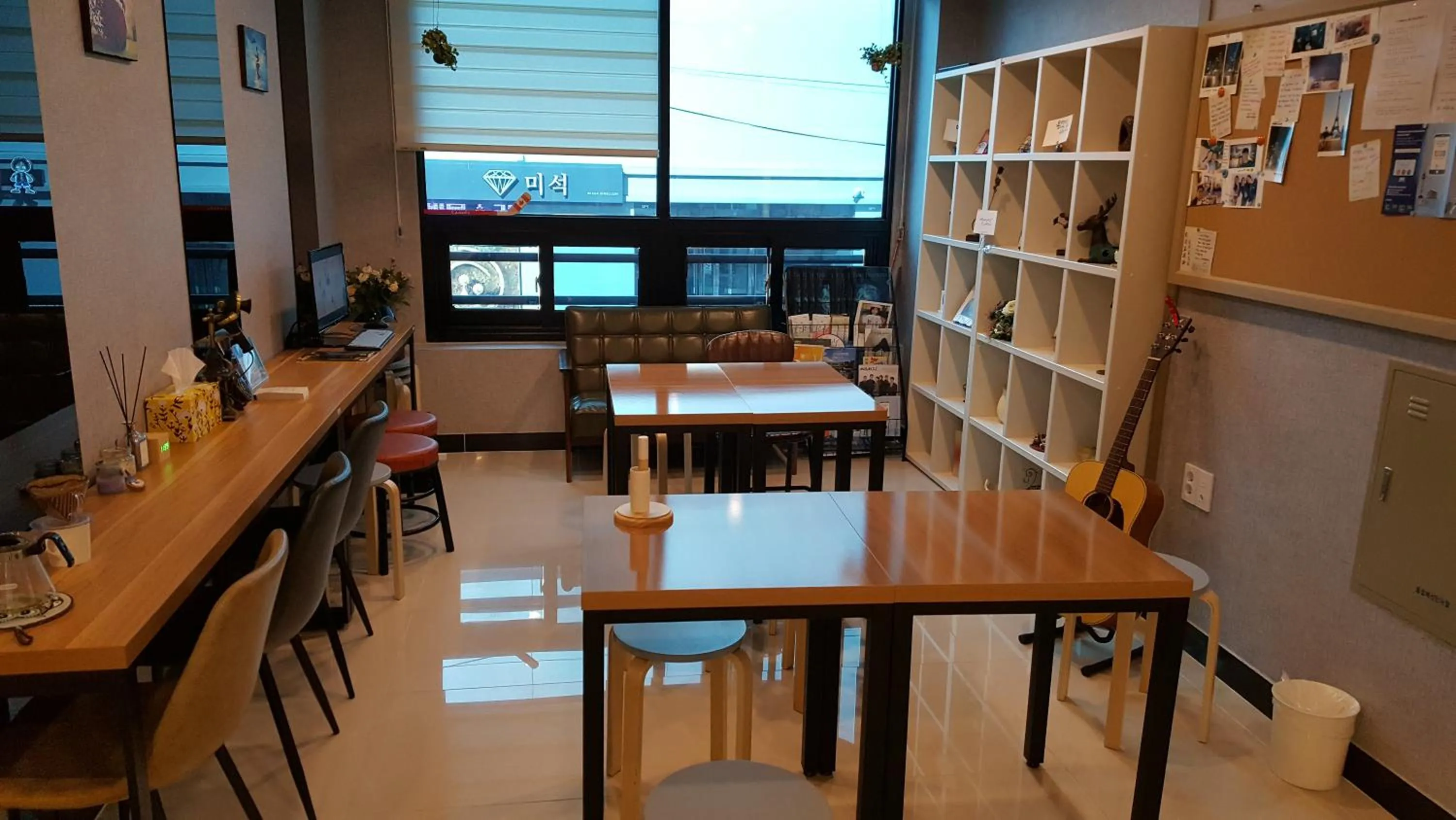 Seating area in O'guest in Haeundae
