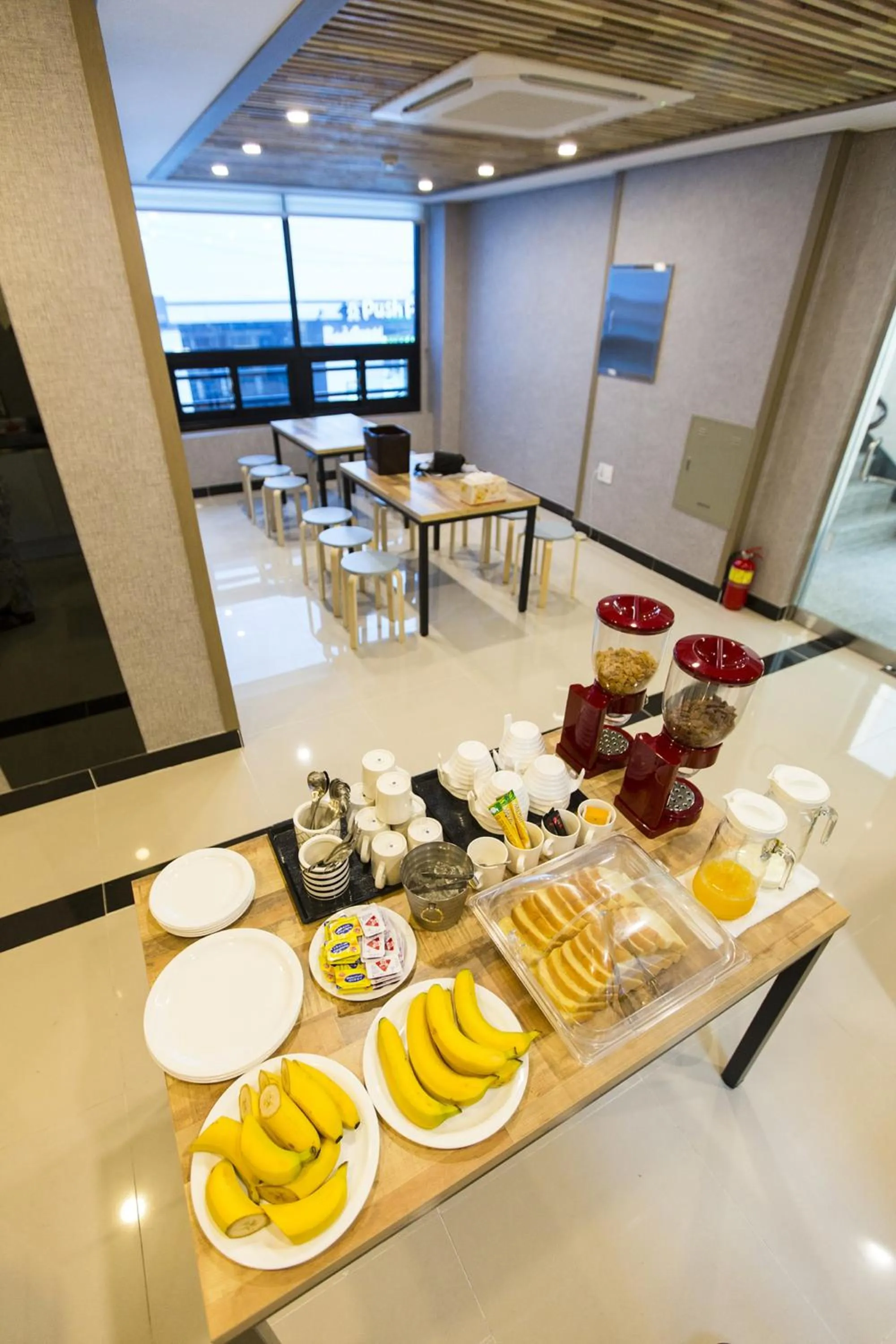Dining area in O'guest in Haeundae