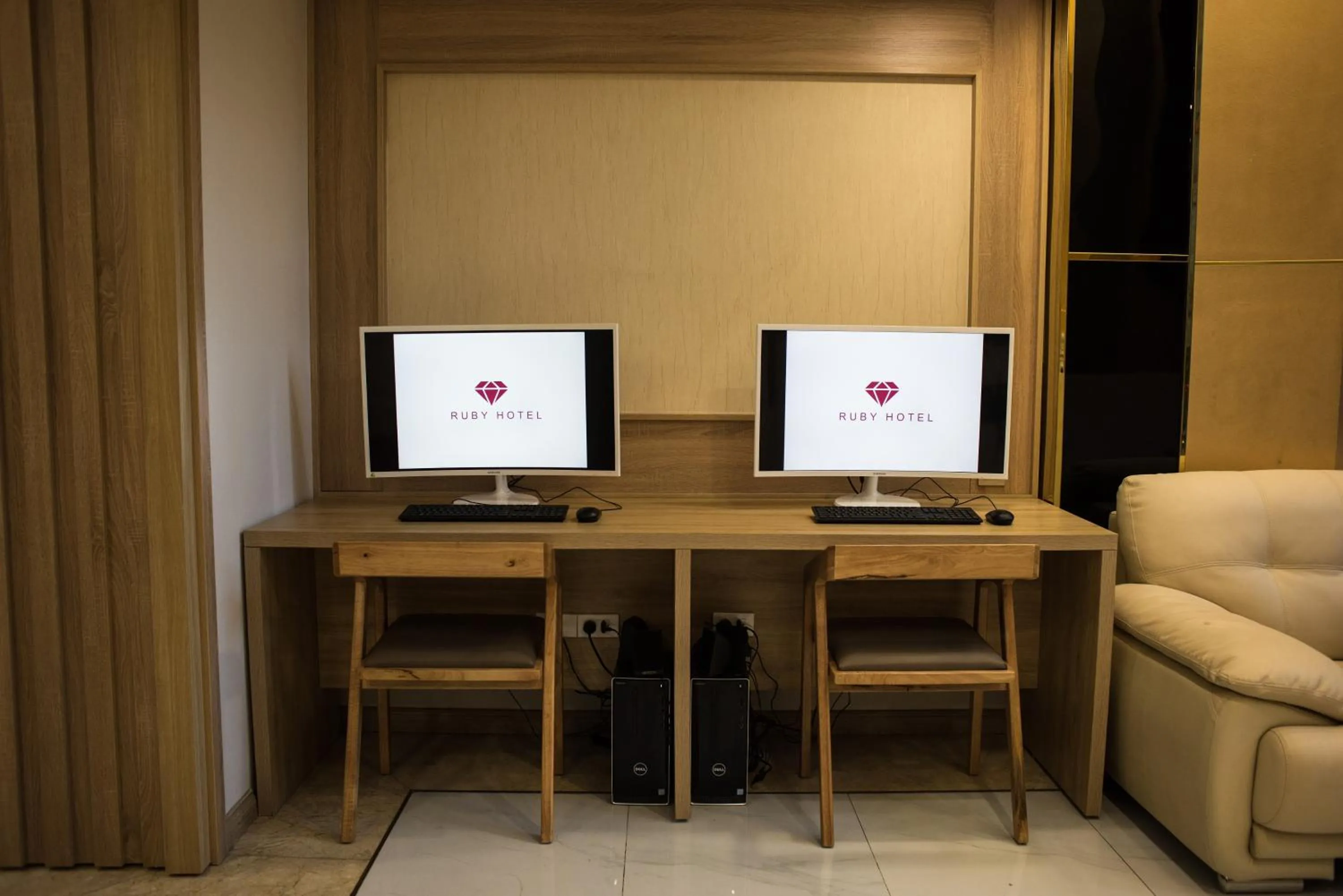 Business facilities in Ruby Hotel