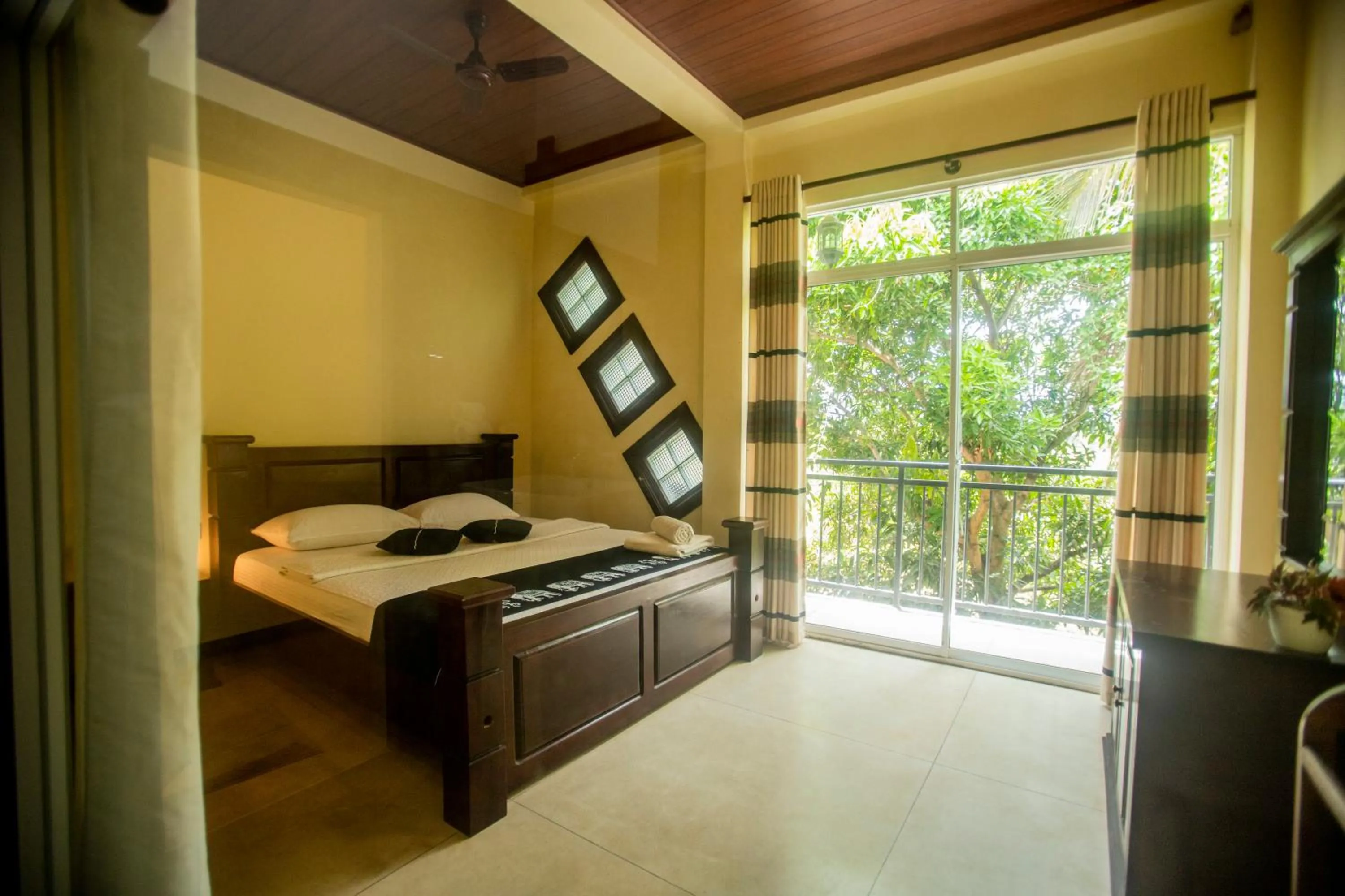 Bed in Evergreen Hotel Dambulla