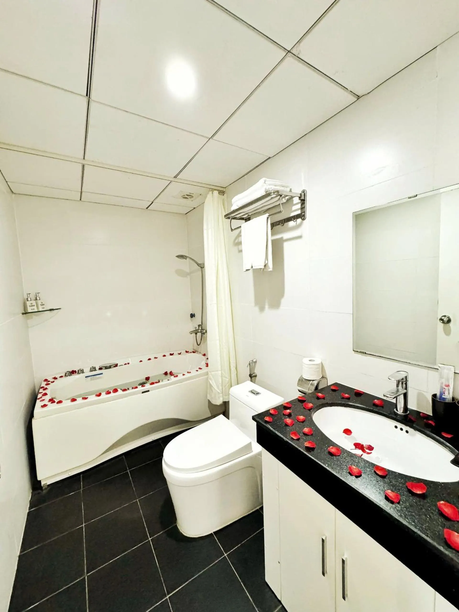 Bed in Sunrise Hanoi Hotel