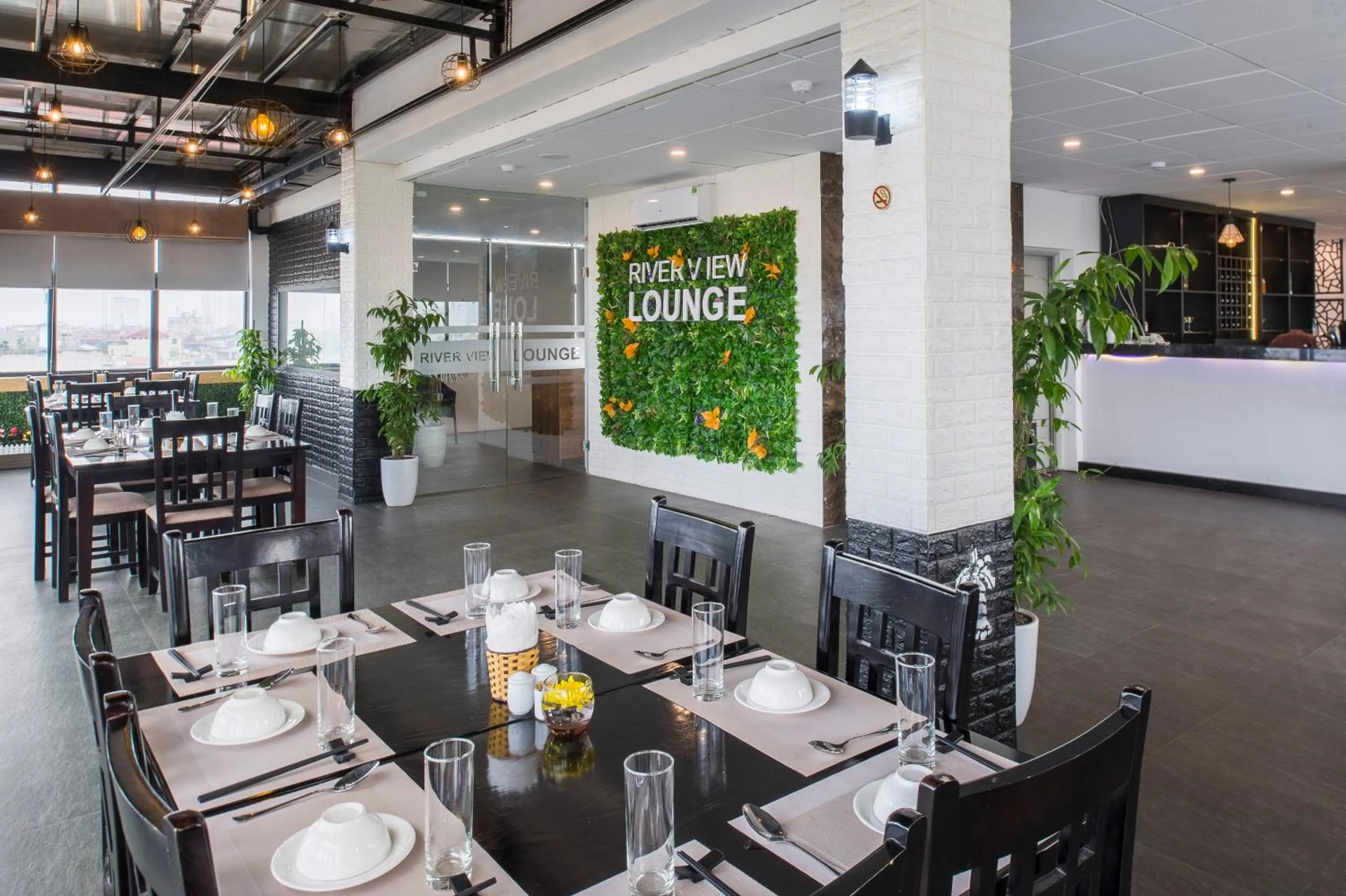 Restaurant/places to eat in Sunrise Hanoi Hotel