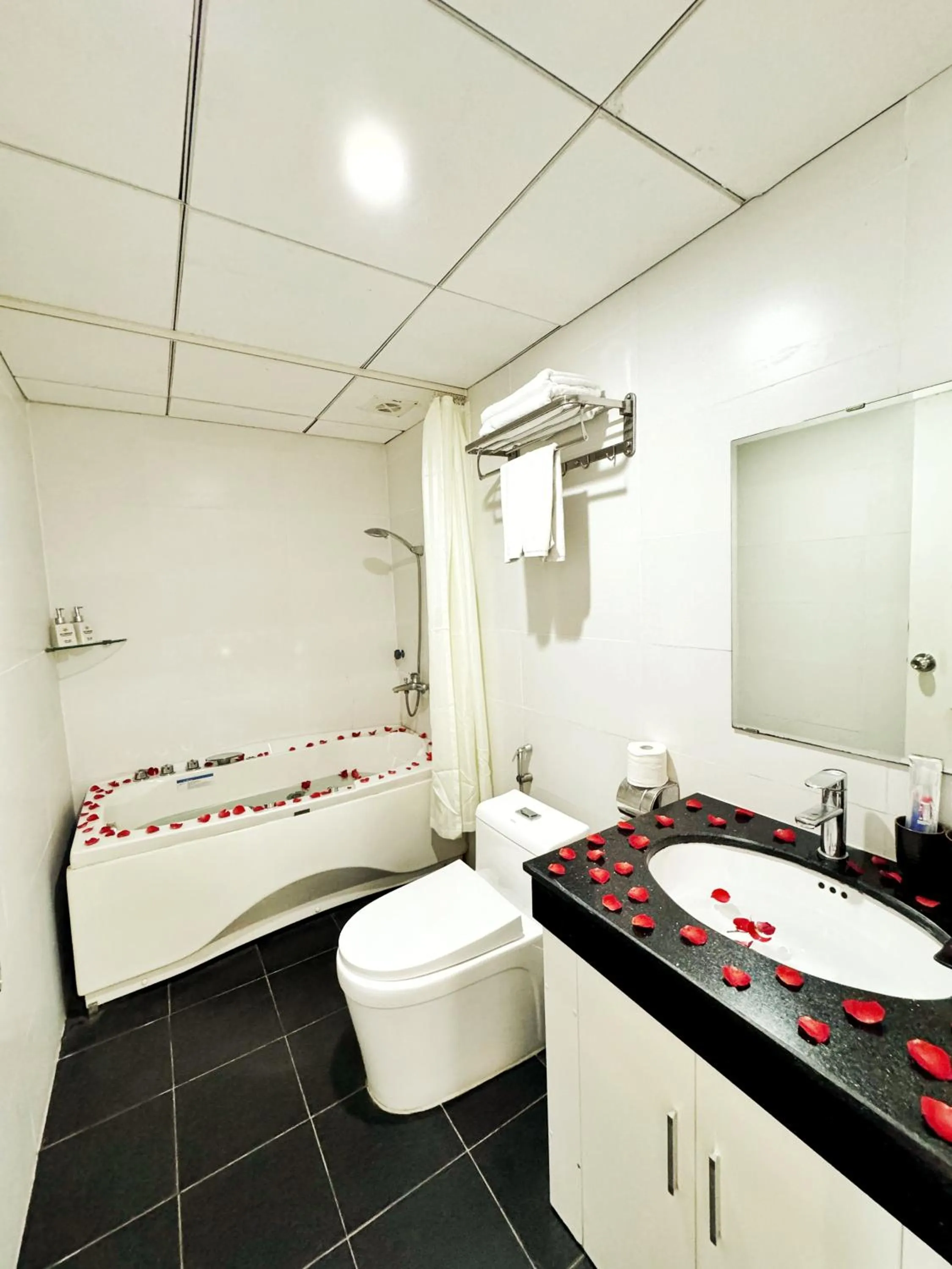 Bed in Sunrise Hanoi Hotel