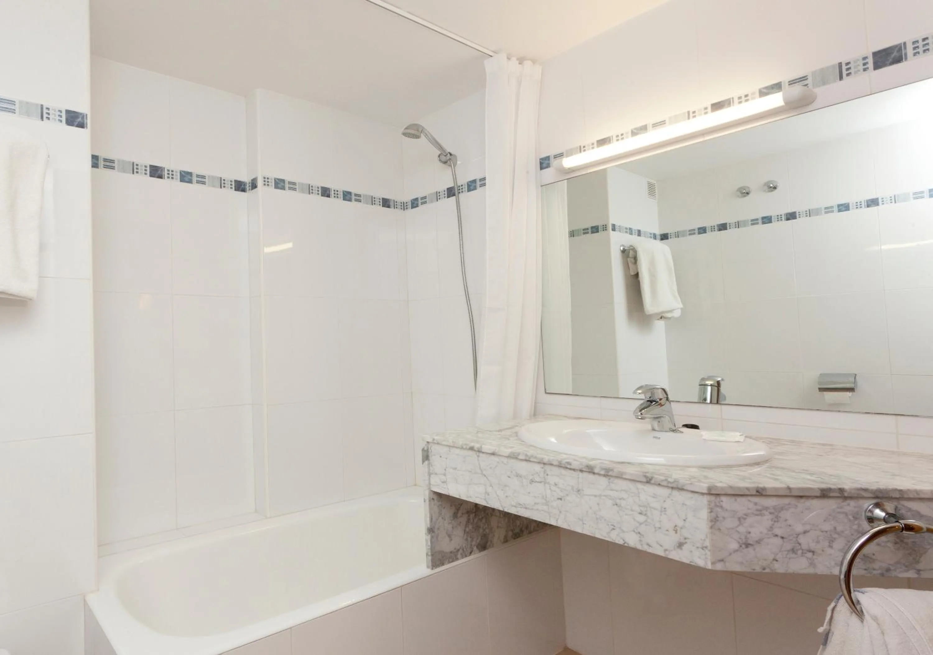 Bathroom in Apartamentos Mar y Playa