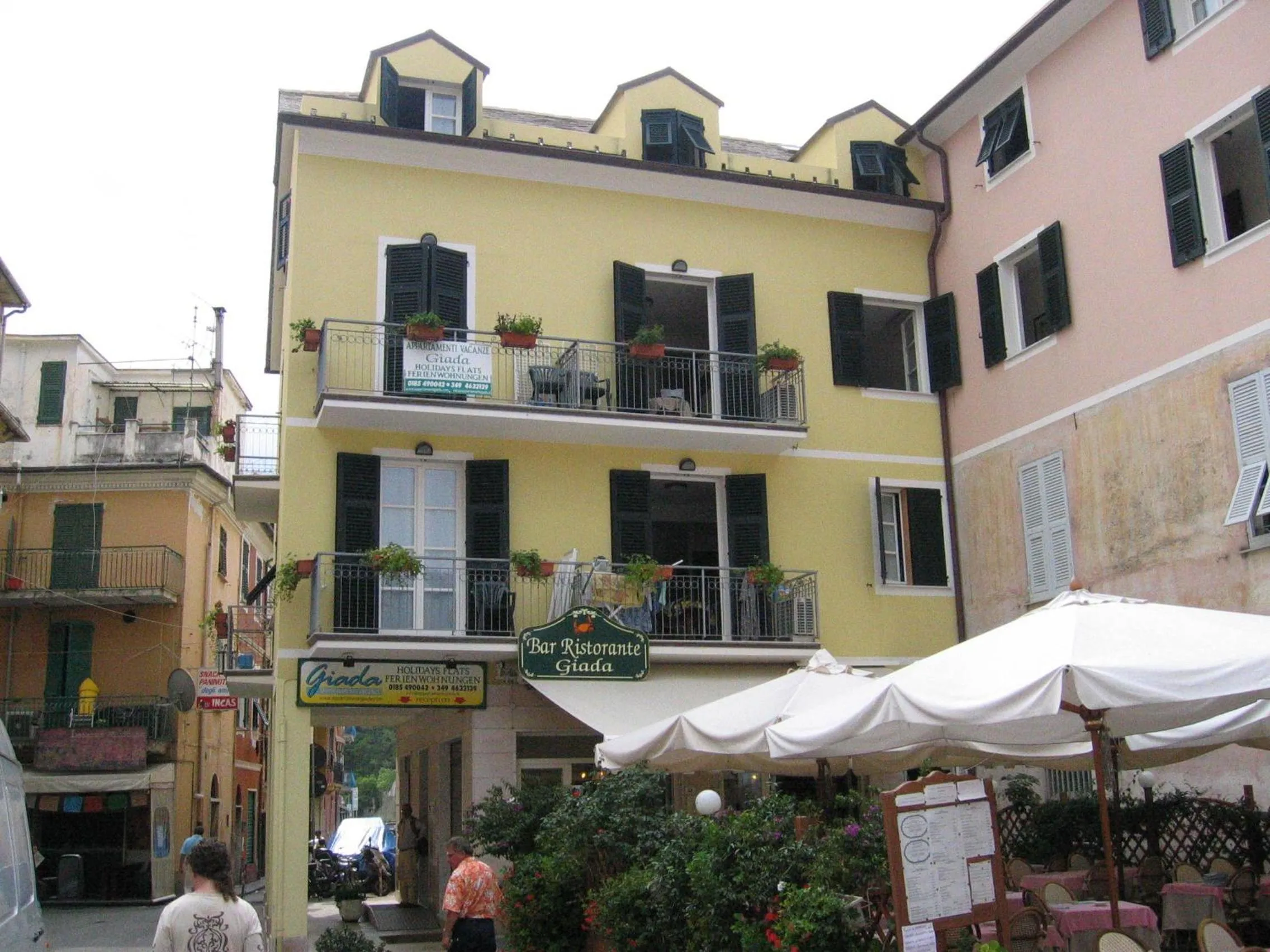 Property building in Giada