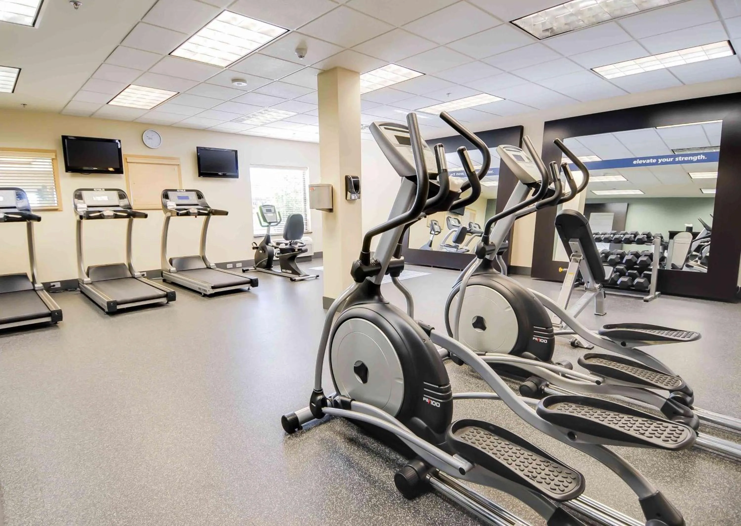 Fitness centre/facilities in Hampton Inn & Suites Pinedale