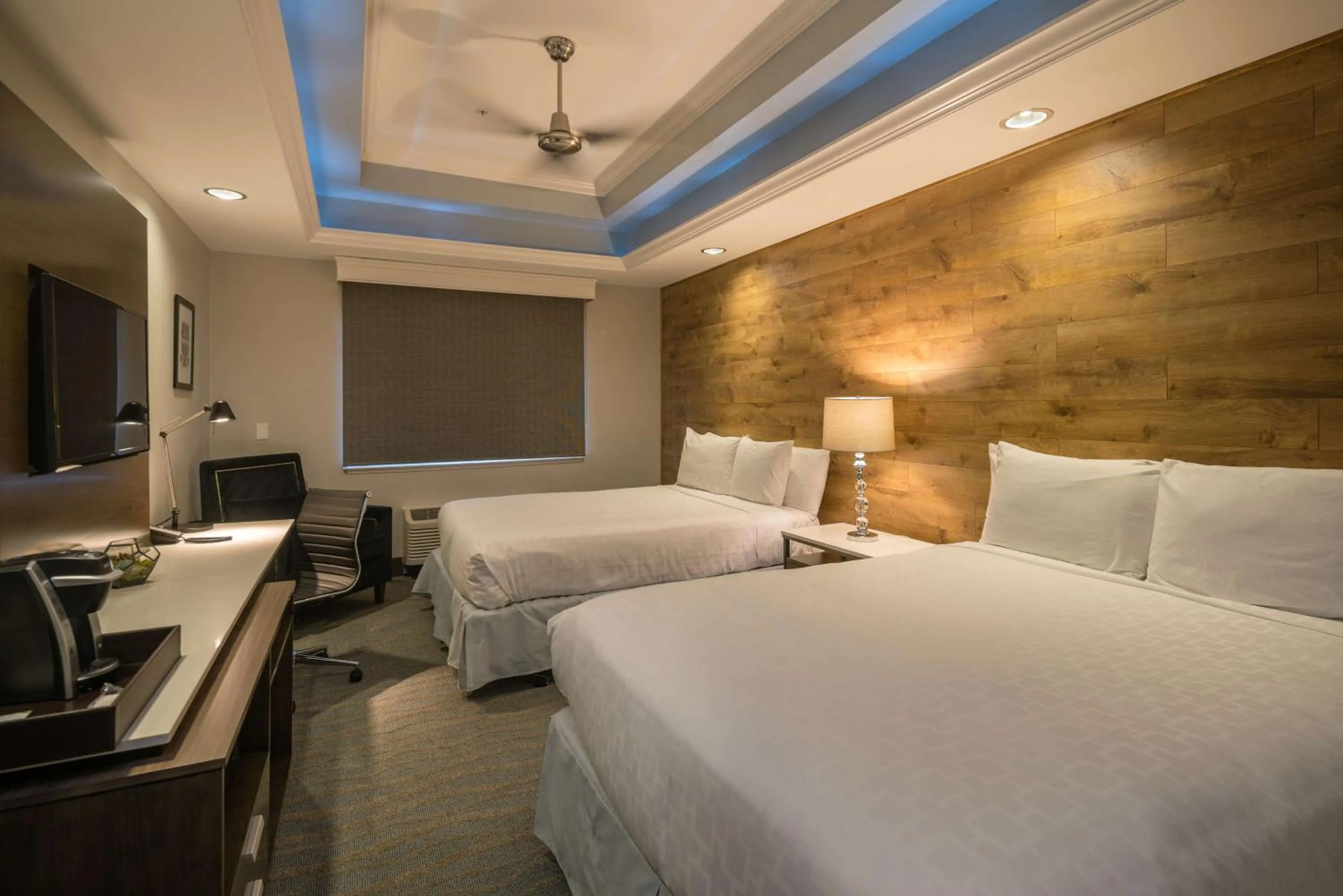 Bedroom, Bed in The Row Hotel; BW Signature Collection