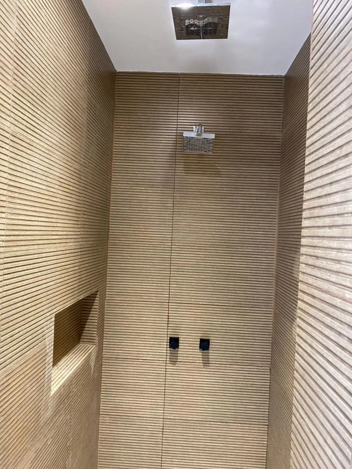 Shower in San Diego Suítes Lourdes - OFICIAL